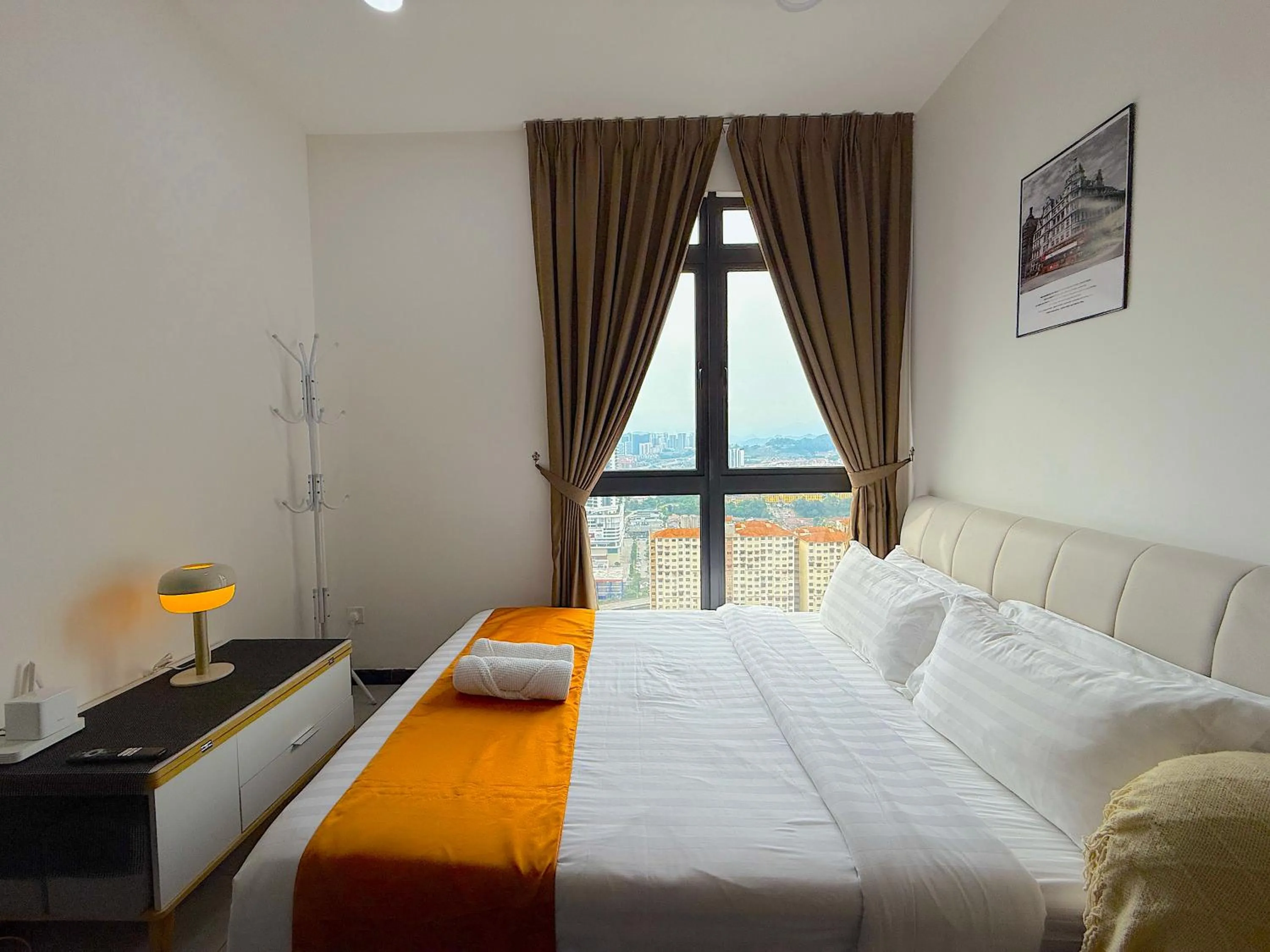 Bed in Neu Suites By Serenity Homes Near Gleneagles, KLCC & LRT