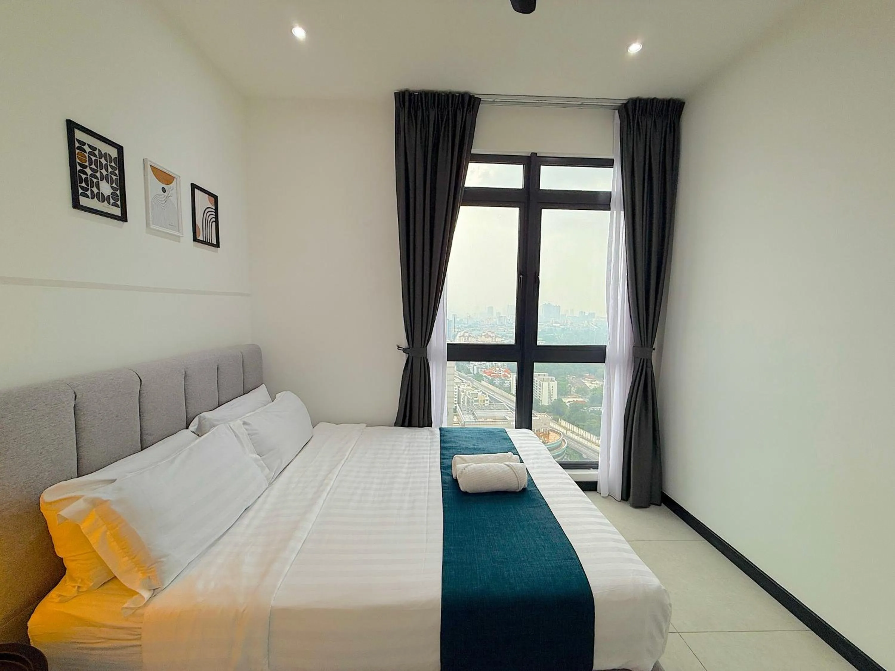 Bed in Neu Suites By Serenity Homes Near Gleneagles, KLCC & LRT