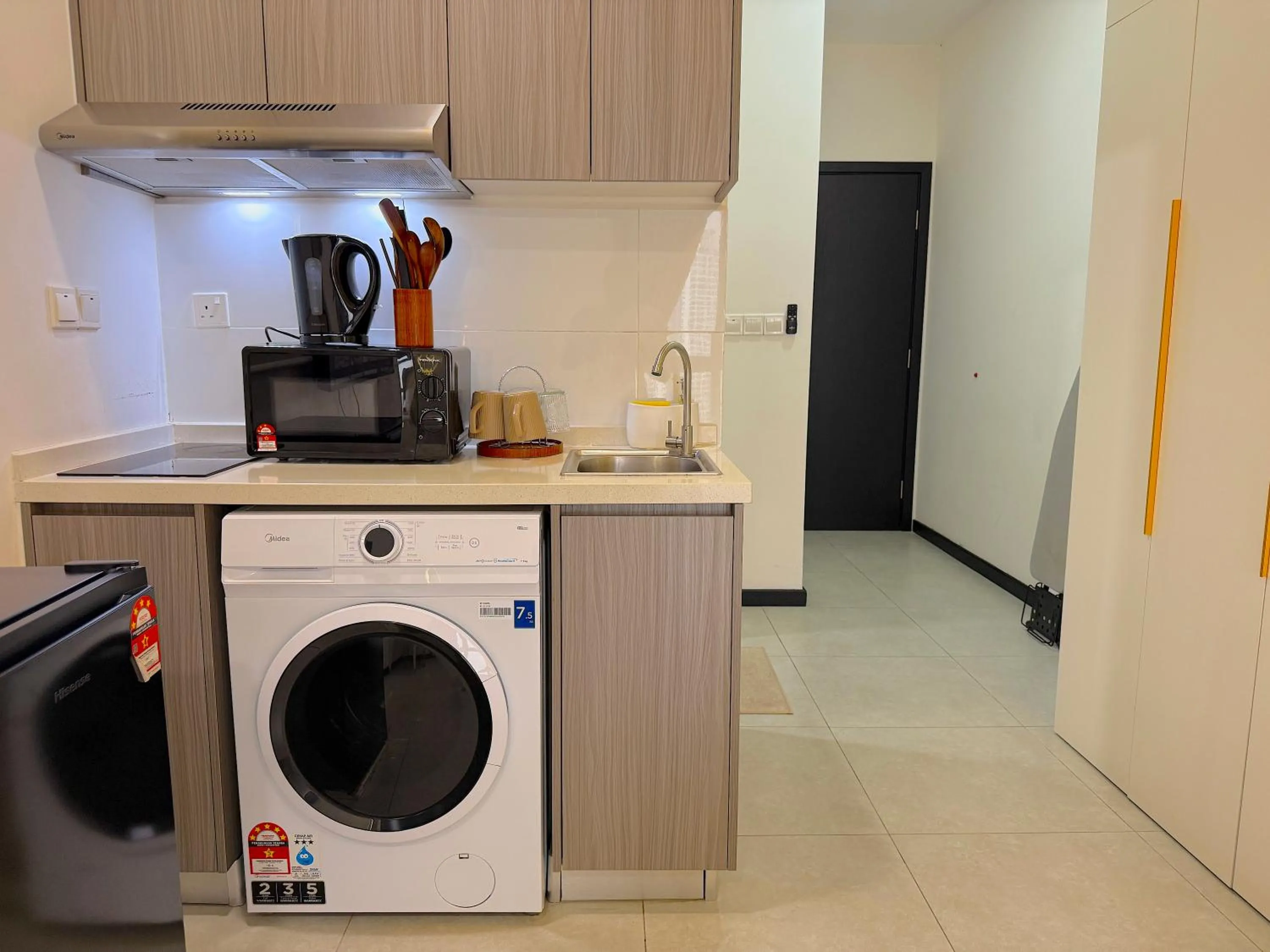 Kitchen or kitchenette in Neu Suites By Serenity Homes Near Gleneagles, KLCC & LRT