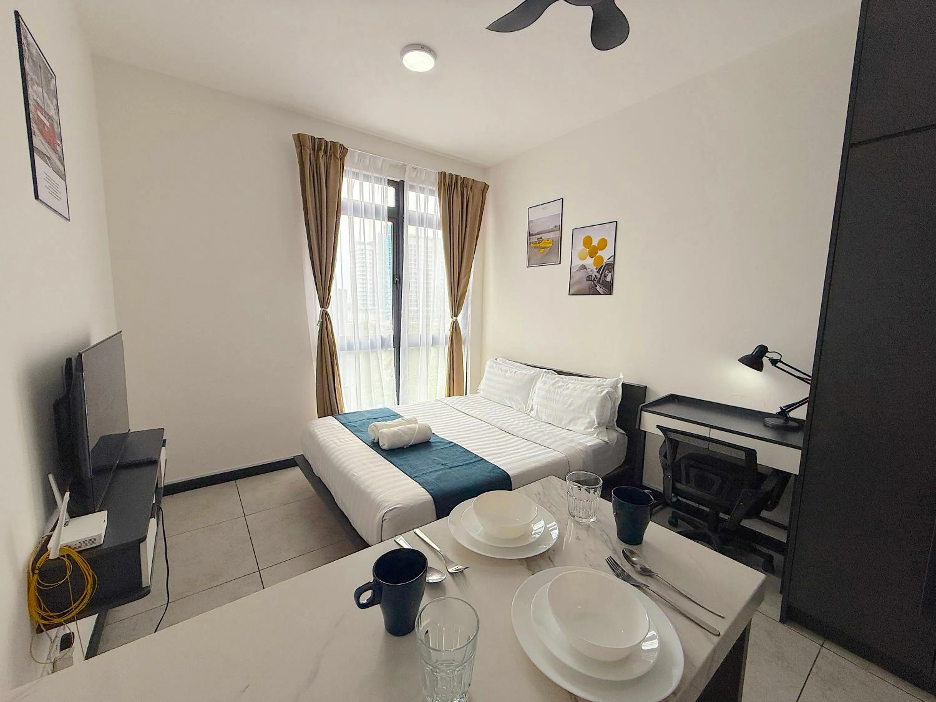 Kitchen or kitchenette, Bed in Neu Suites By Serenity Homes Near Gleneagles, KLCC & LRT