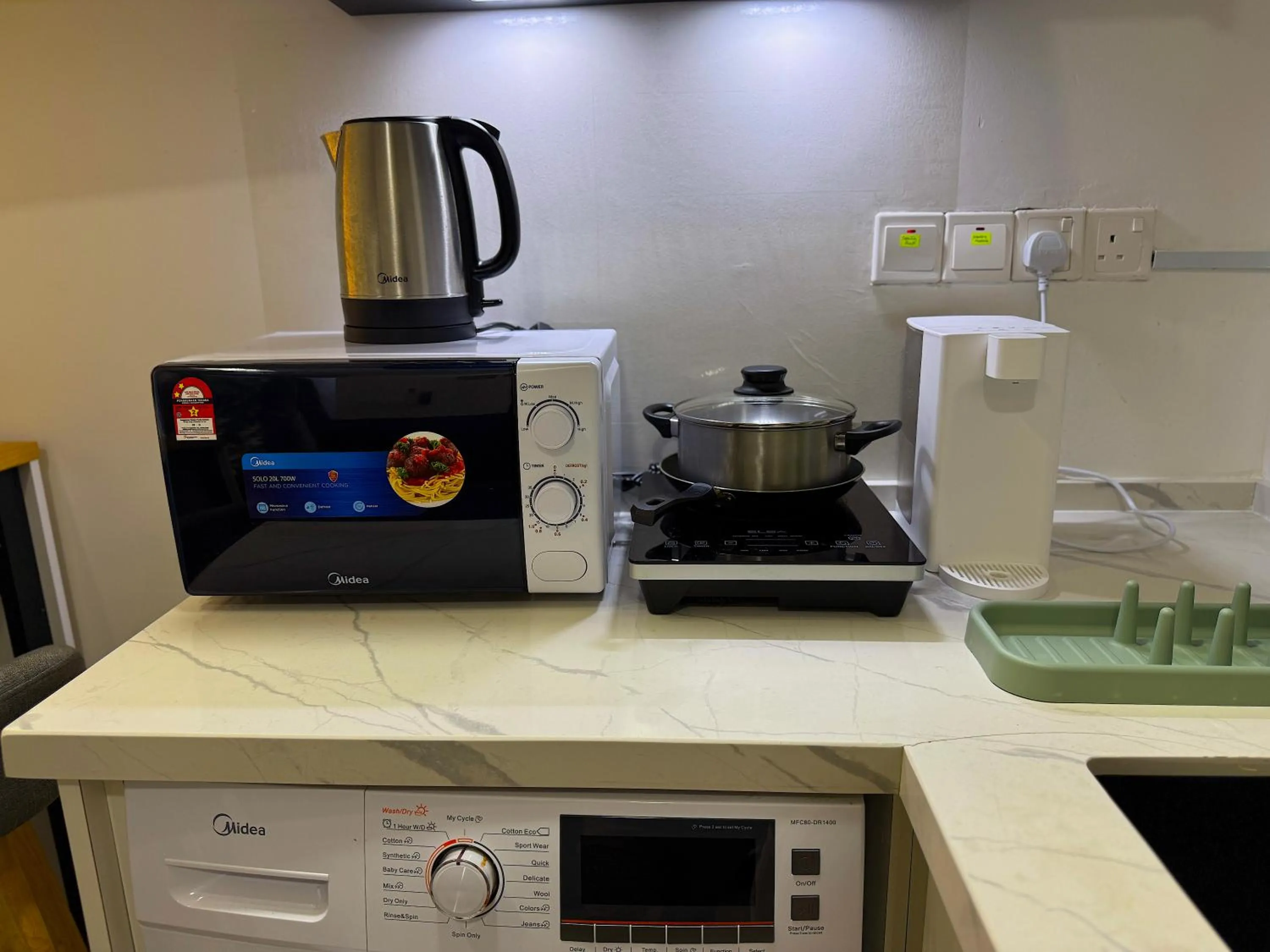 Kitchen or kitchenette in Neu Suites By Serenity Homes Near Gleneagles, KLCC & LRT