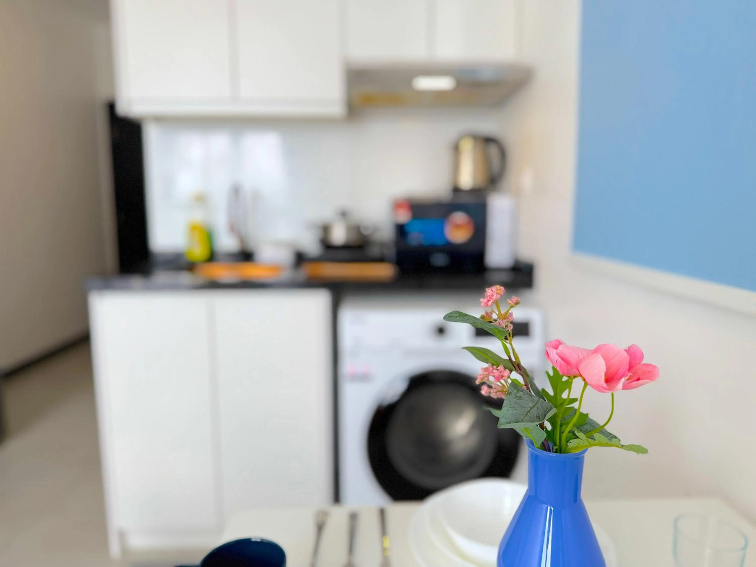 Kitchen or kitchenette in Neu Suites By Serenity Homes Near Gleneagles, KLCC & LRT