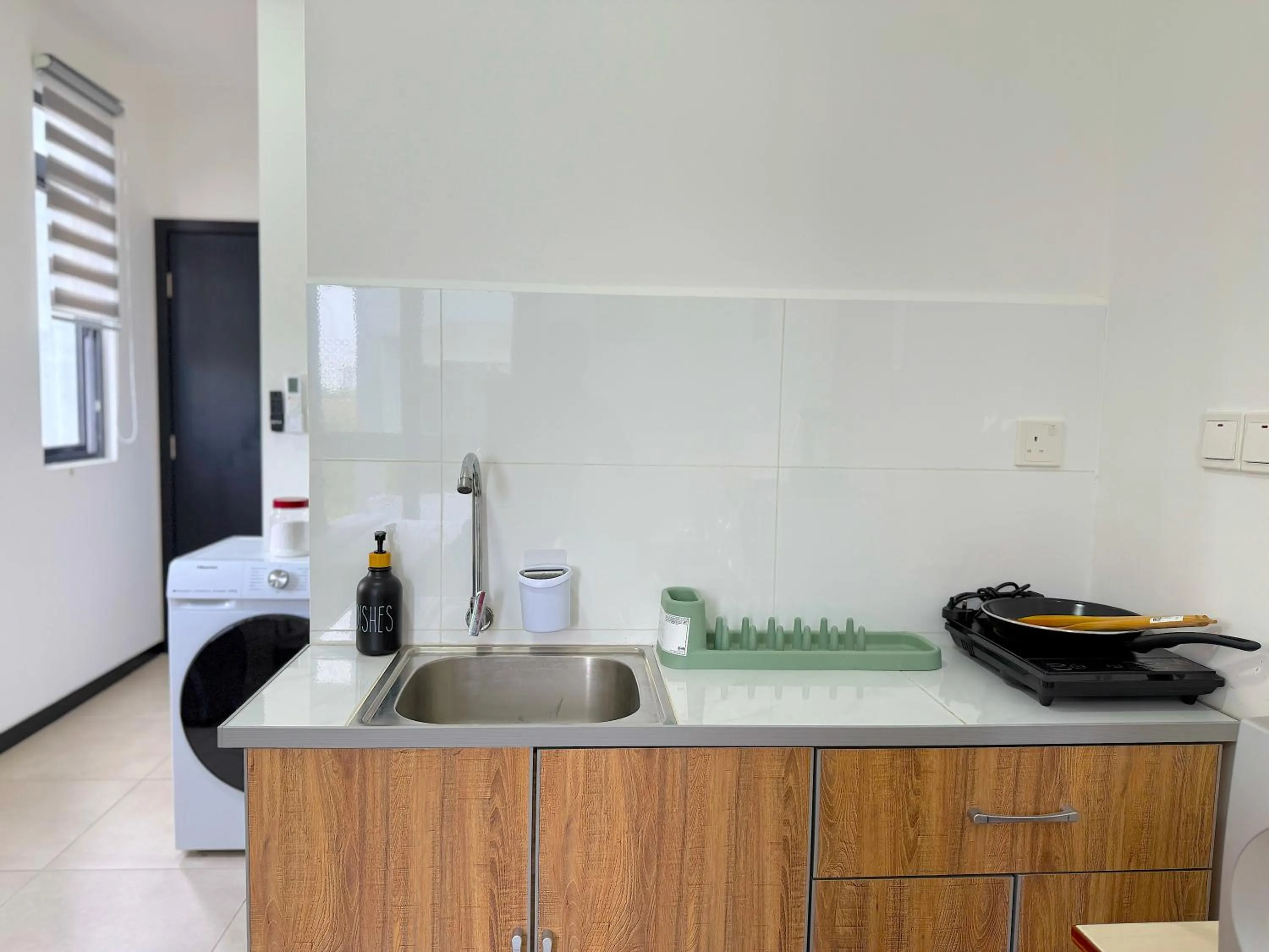 Kitchen or kitchenette in Neu Suites By Serenity Homes Near Gleneagles, KLCC & LRT