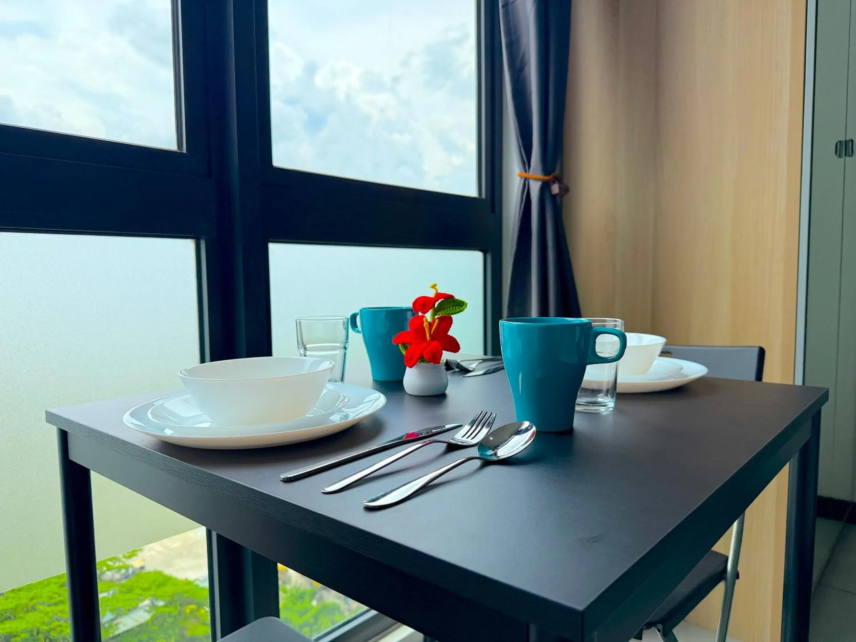 Food and drinks in Neu Suites By Serenity Homes Near Gleneagles, KLCC & LRT Food and drinks in Neu Suites By Serenity Homes Near Gleneagles, KLCC & LRT