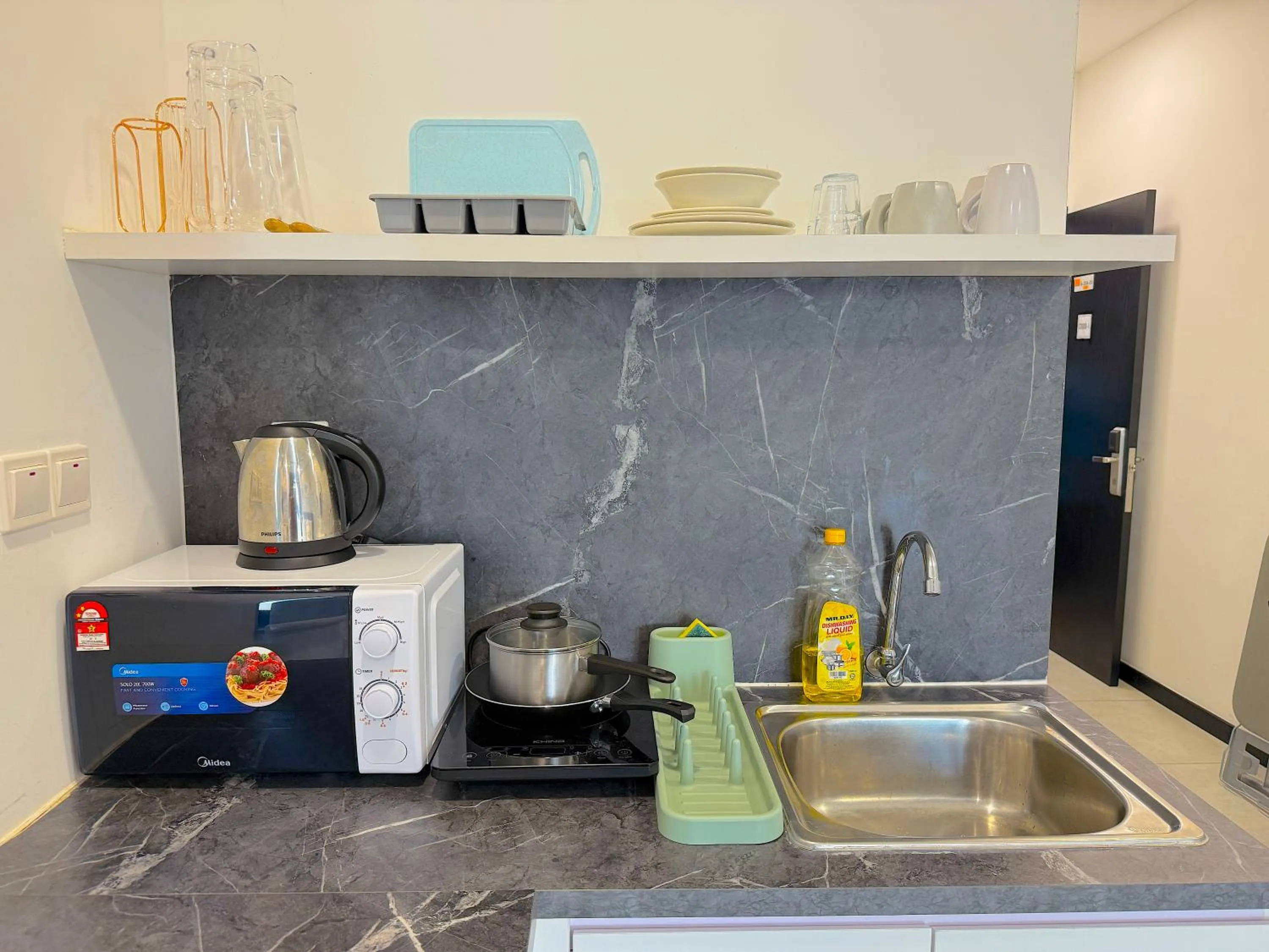 Kitchen or kitchenette in Neu Suites By Serenity Homes Near Gleneagles, KLCC & LRT