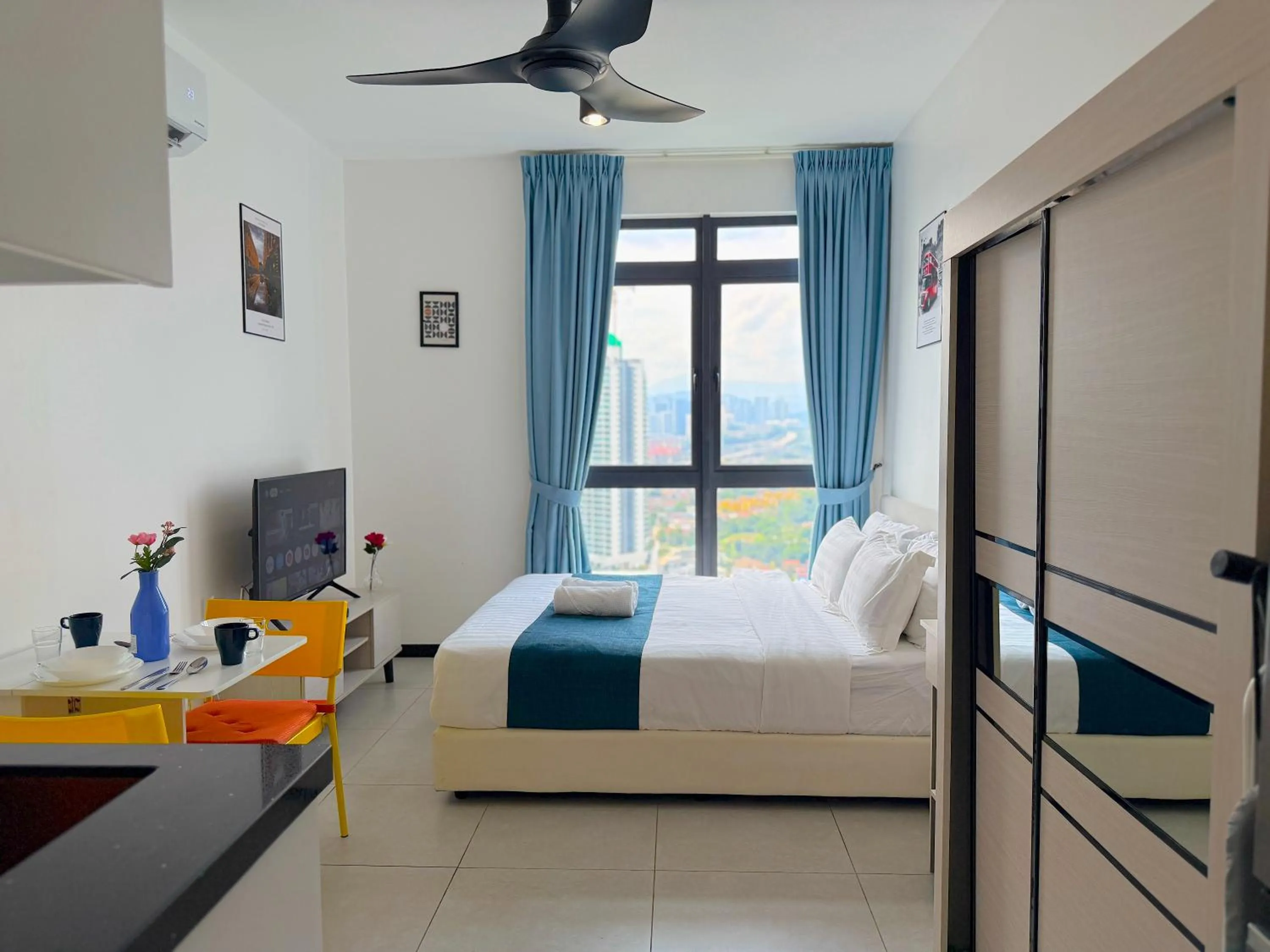 Bed in Neu Suites By Serenity Homes Near Gleneagles, KLCC & LRT