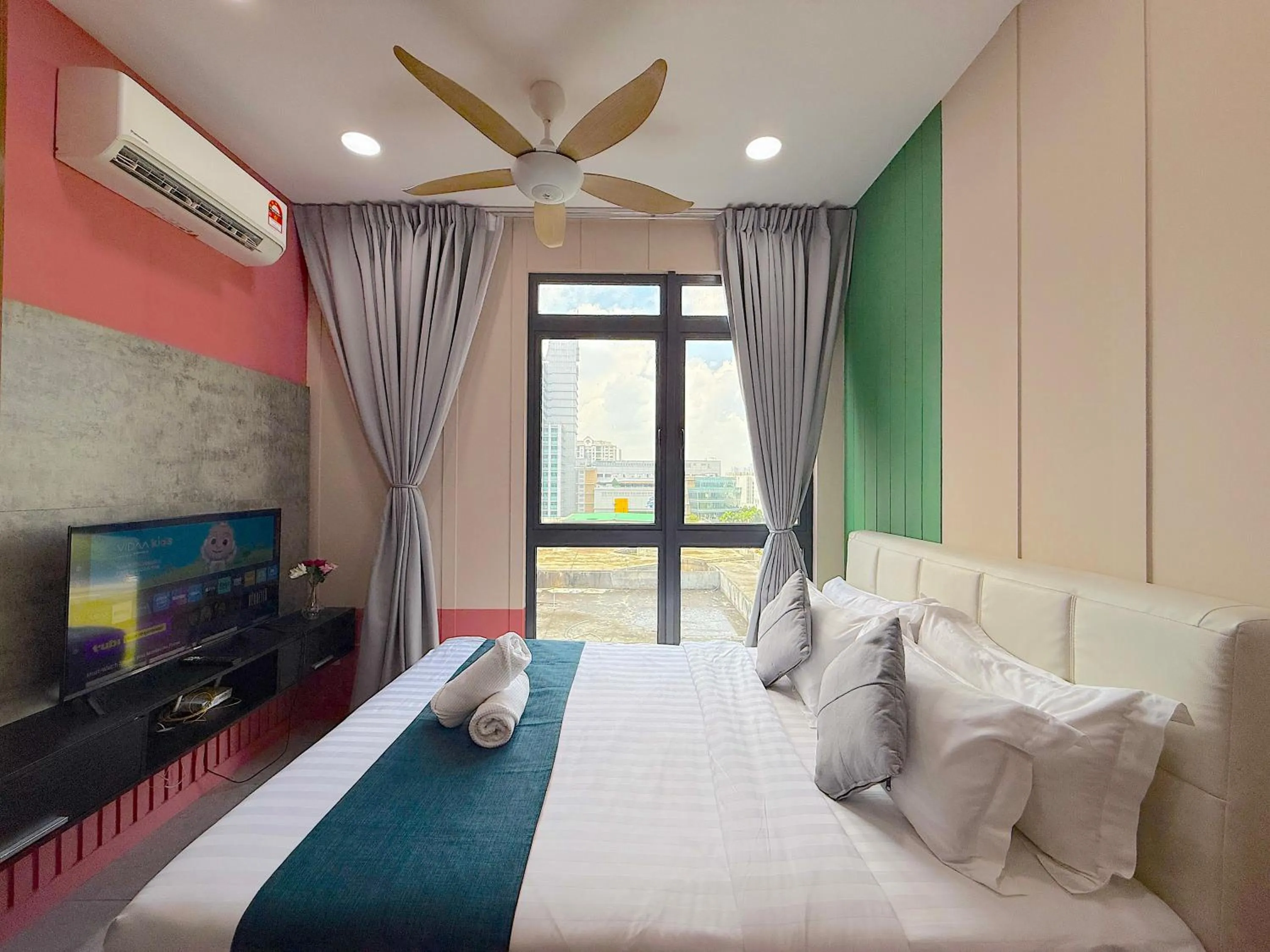 Bed in Neu Suites By Serenity Homes Near Gleneagles, KLCC & LRT