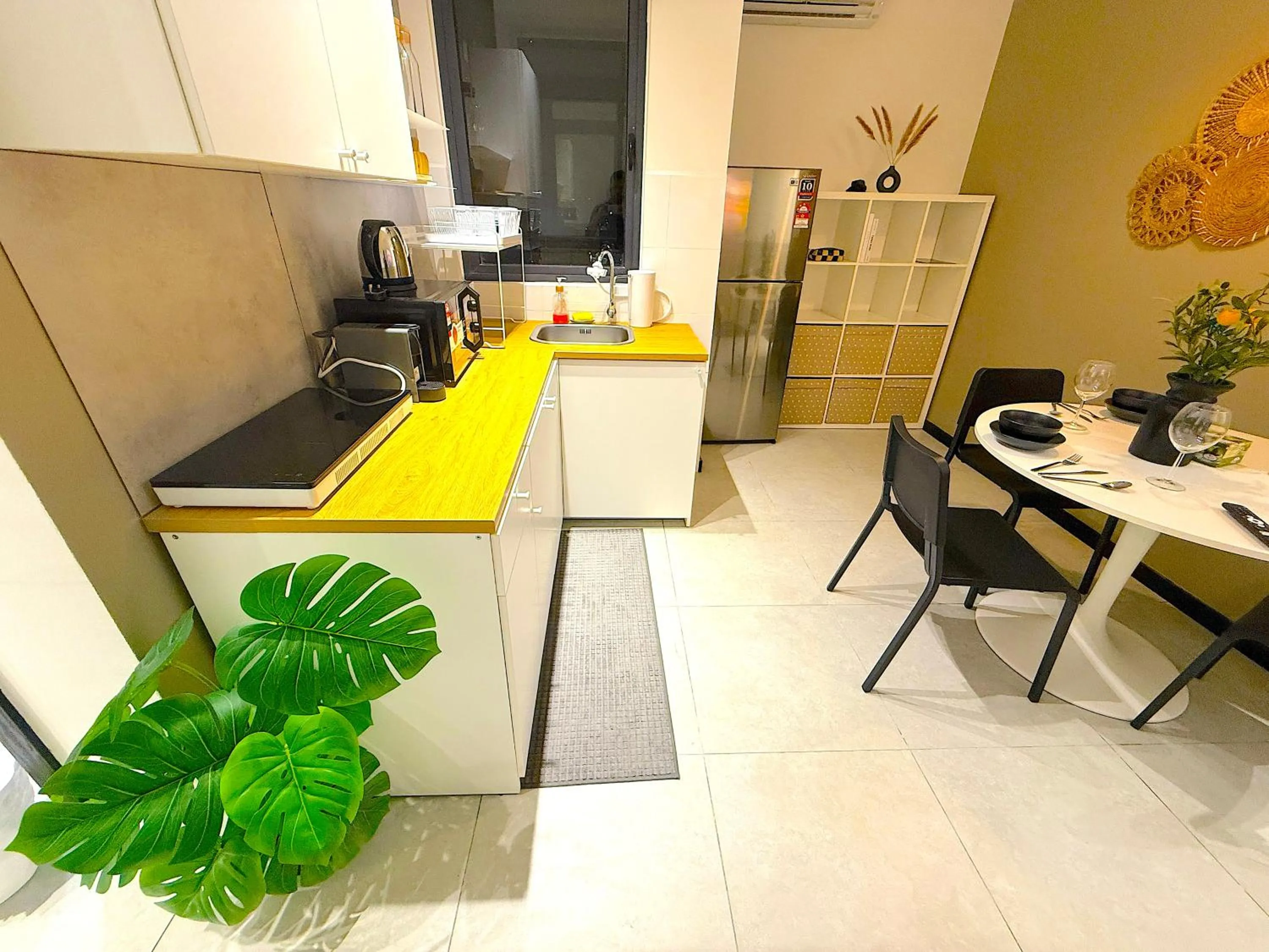 Kitchen or kitchenette in Neu Suites By Serenity Homes Near Gleneagles, KLCC & LRT