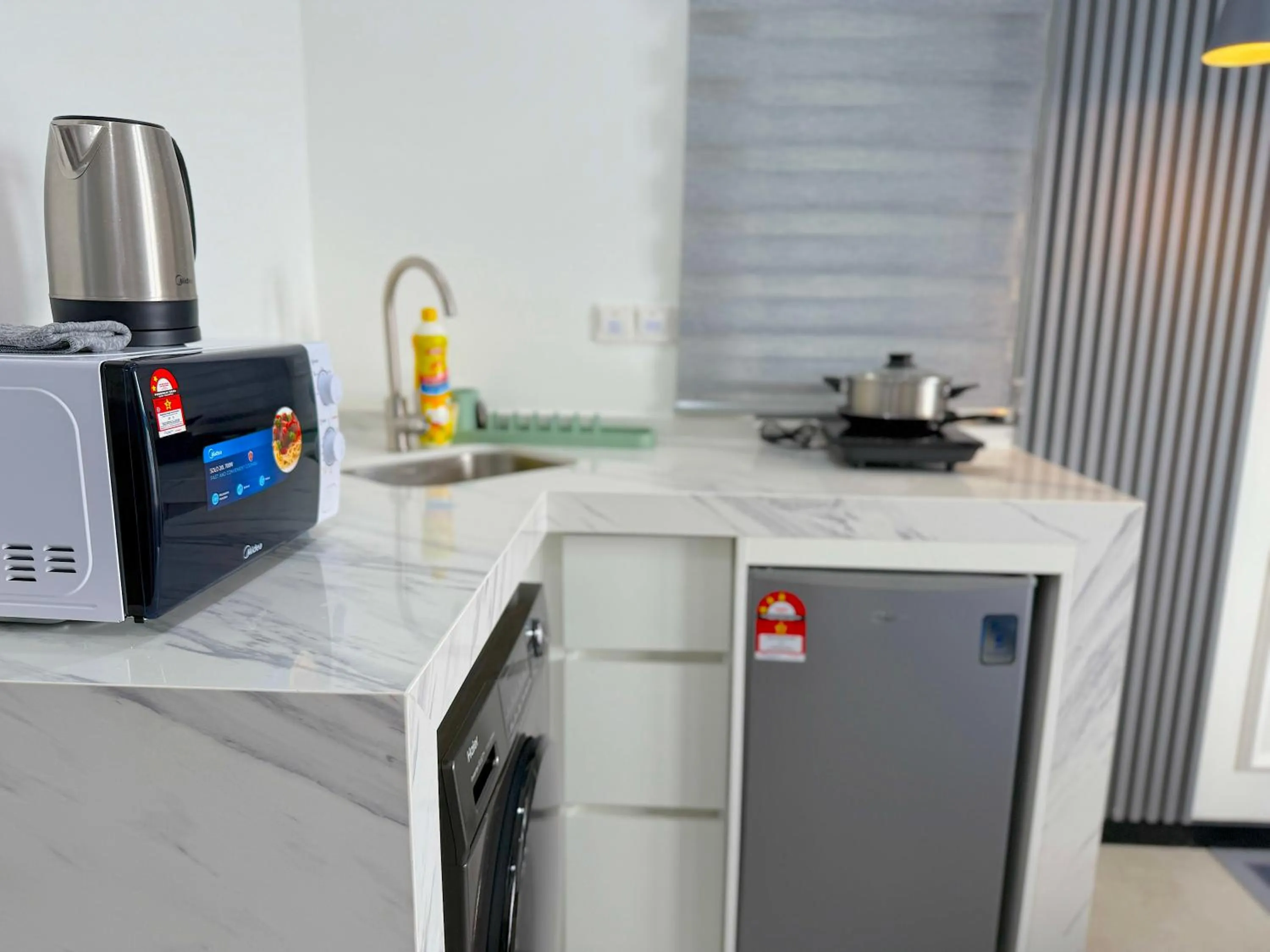 Kitchen or kitchenette in Neu Suites By Serenity Homes Near Gleneagles, KLCC & LRT