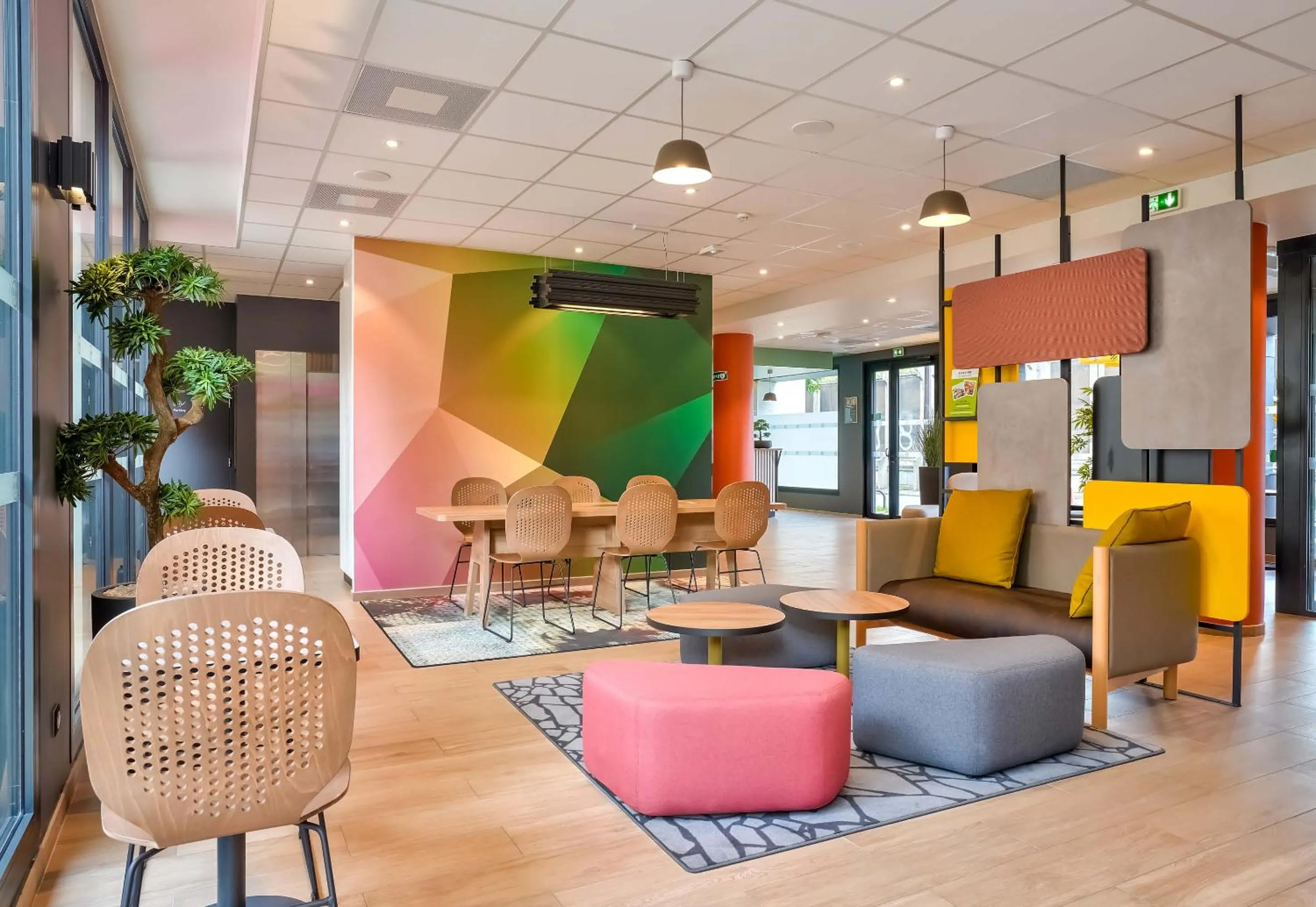 Seating area in B&B HOTEL Paris Porte d'Orléans