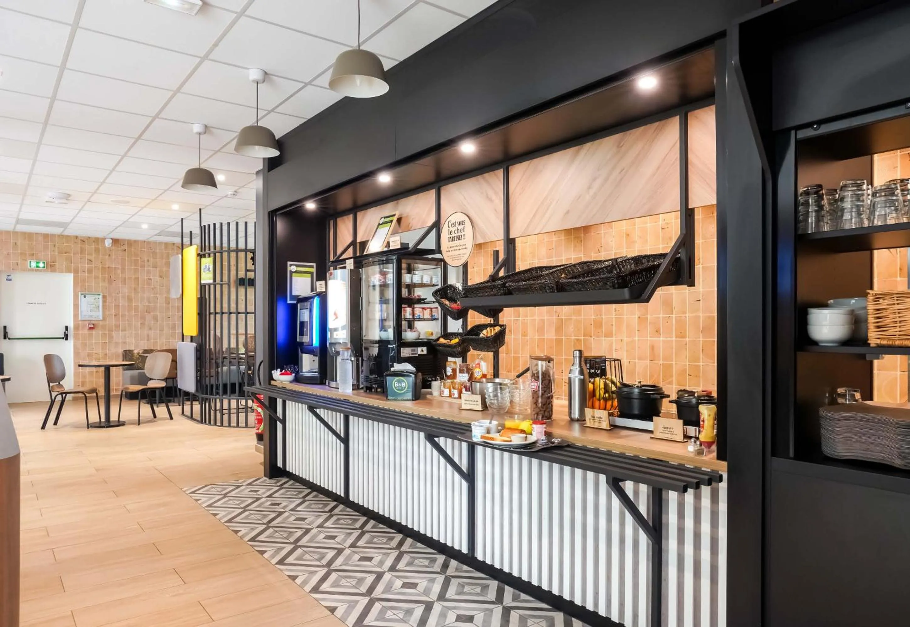 Breakfast in B&B HOTEL Paris Porte d'Orléans