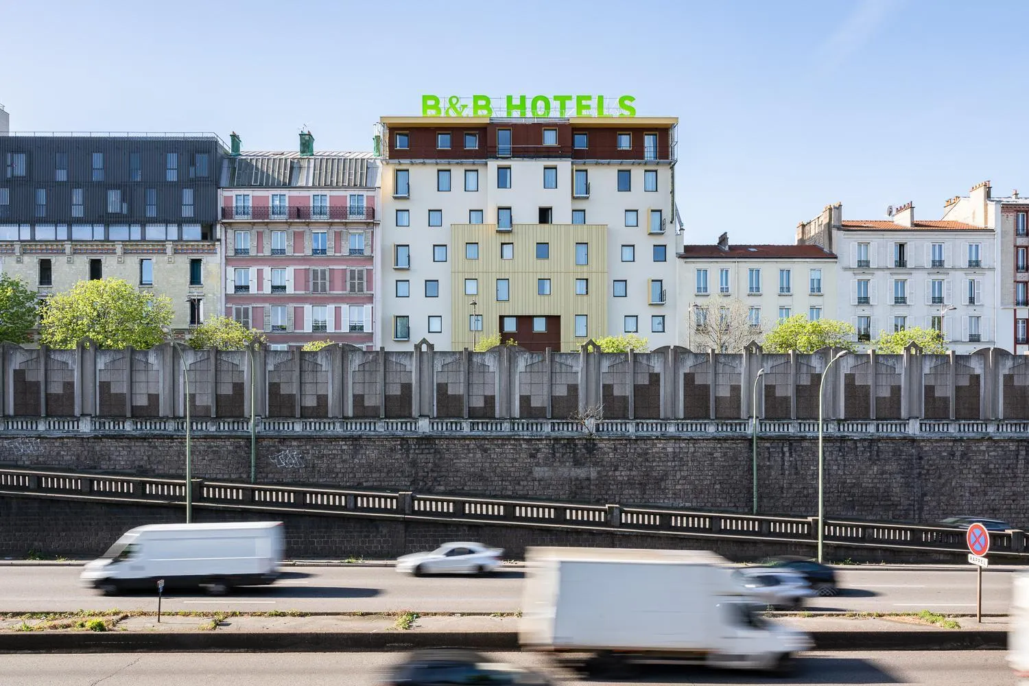 Property building in B&B HOTEL Paris Porte d'Orléans