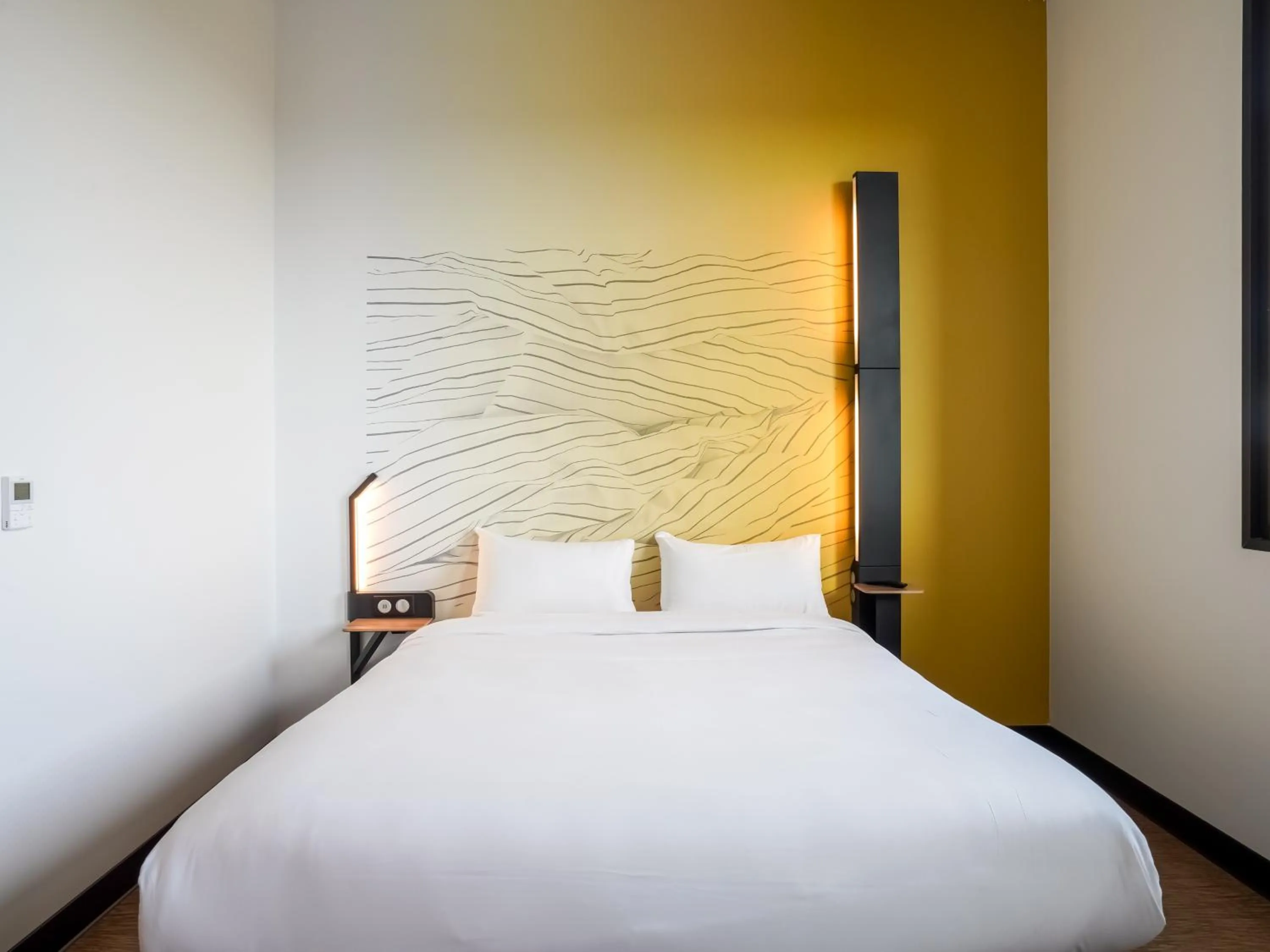 Bedroom, Bed in B&B HOTEL Paris Porte d'Orléans