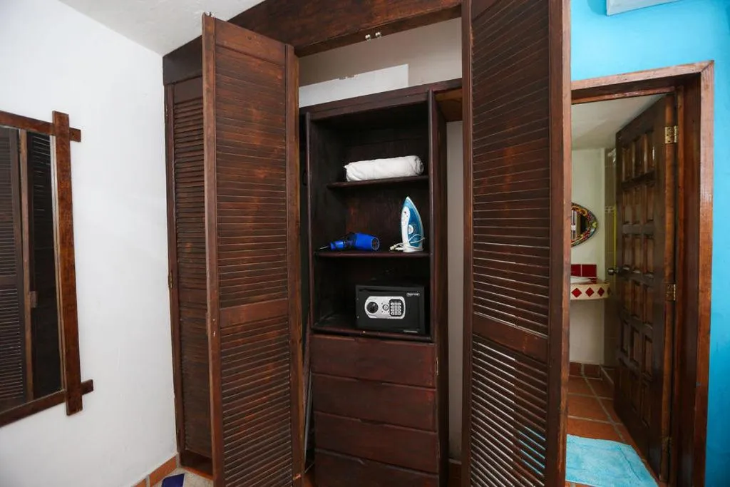 TV and multimedia in Íkaro Suites Colonial