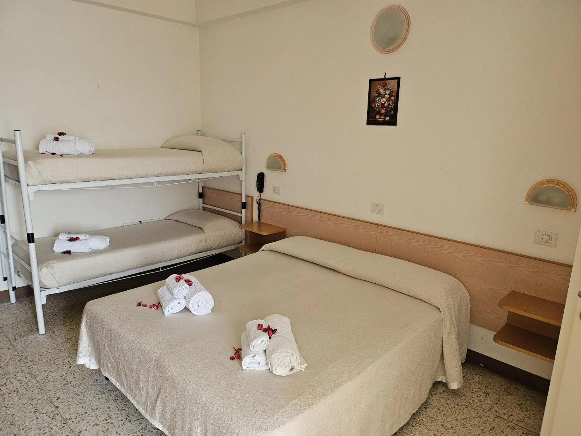 Bedroom in Hotel Villa Rosa