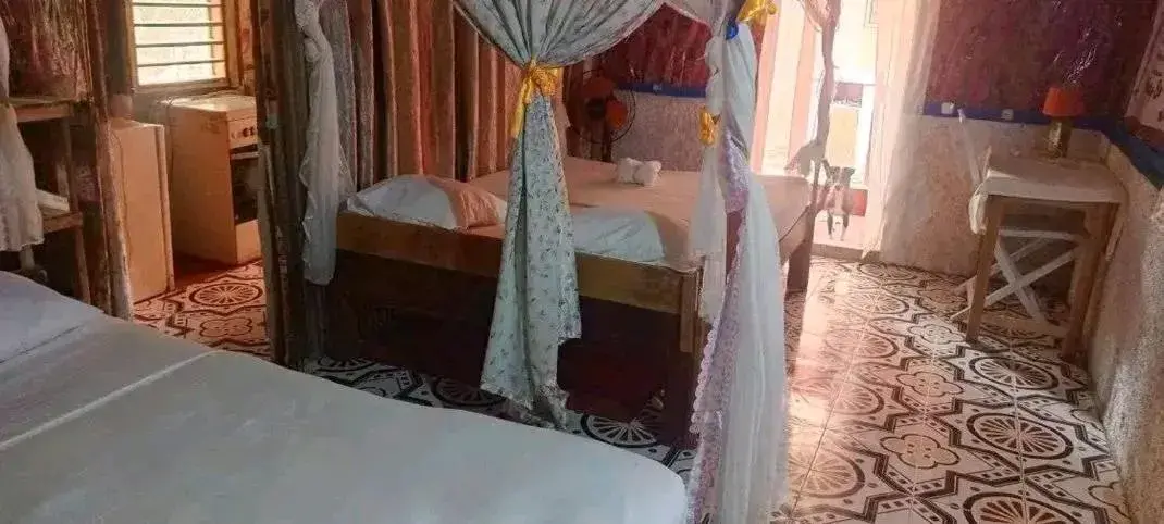 Double Room - single occupancy in Piscine bimoko Double Room - single occupancy in Piscine bimoko