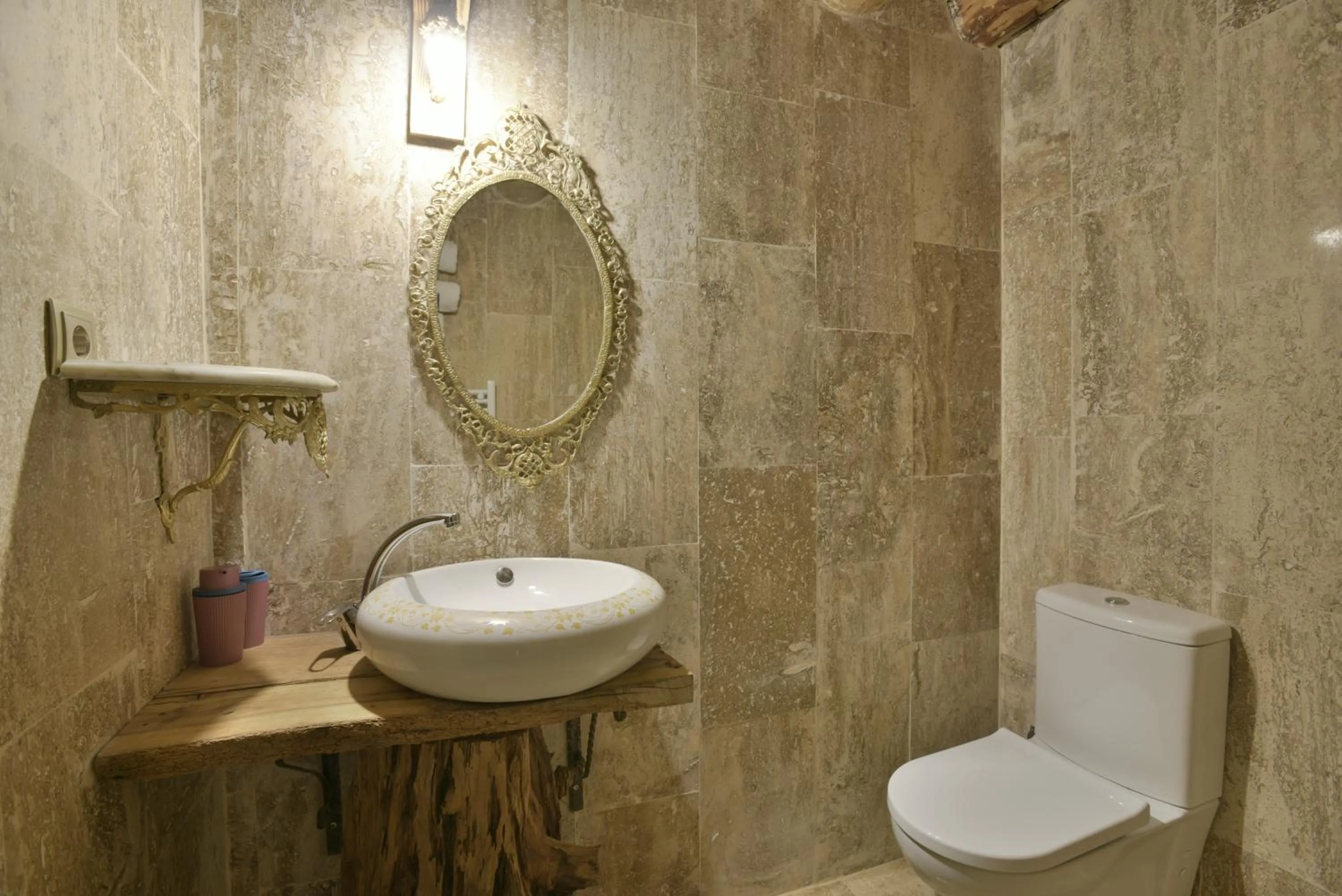 Shower in Philosophy Hotel