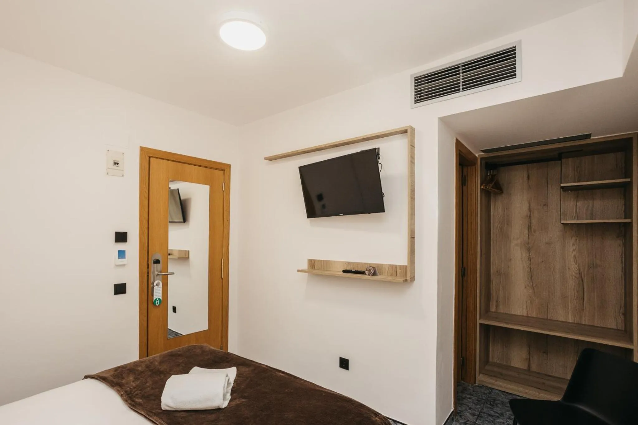 Bed in La Trobada Hotel Sport