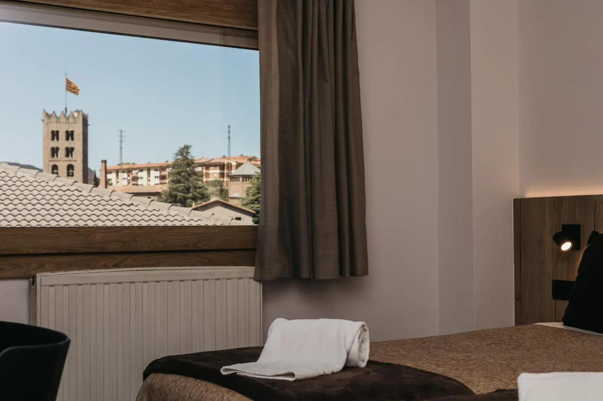 King Room with Mountain View in La Trobada Hotel Sport King Room with Mountain View in La Trobada Hotel Sport