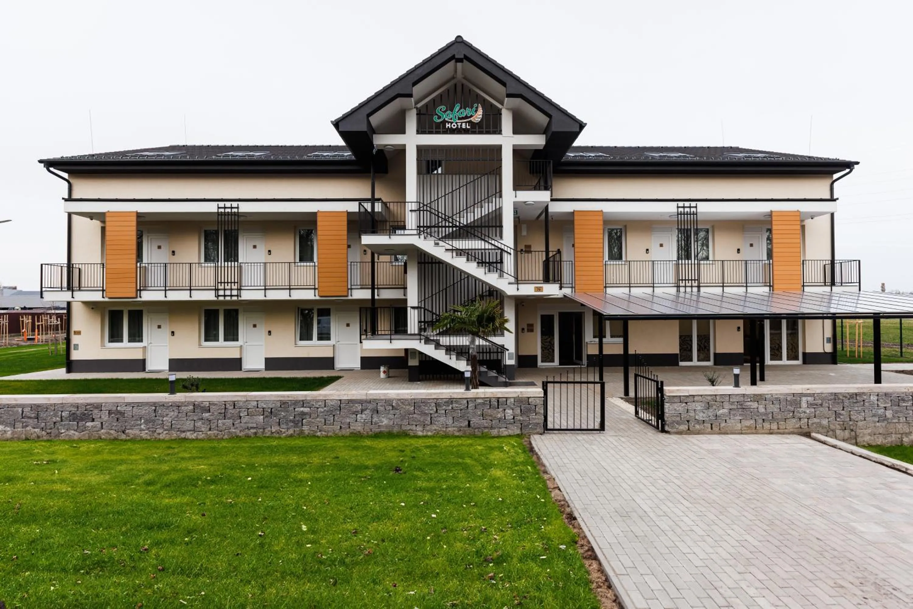 Safari Hotel