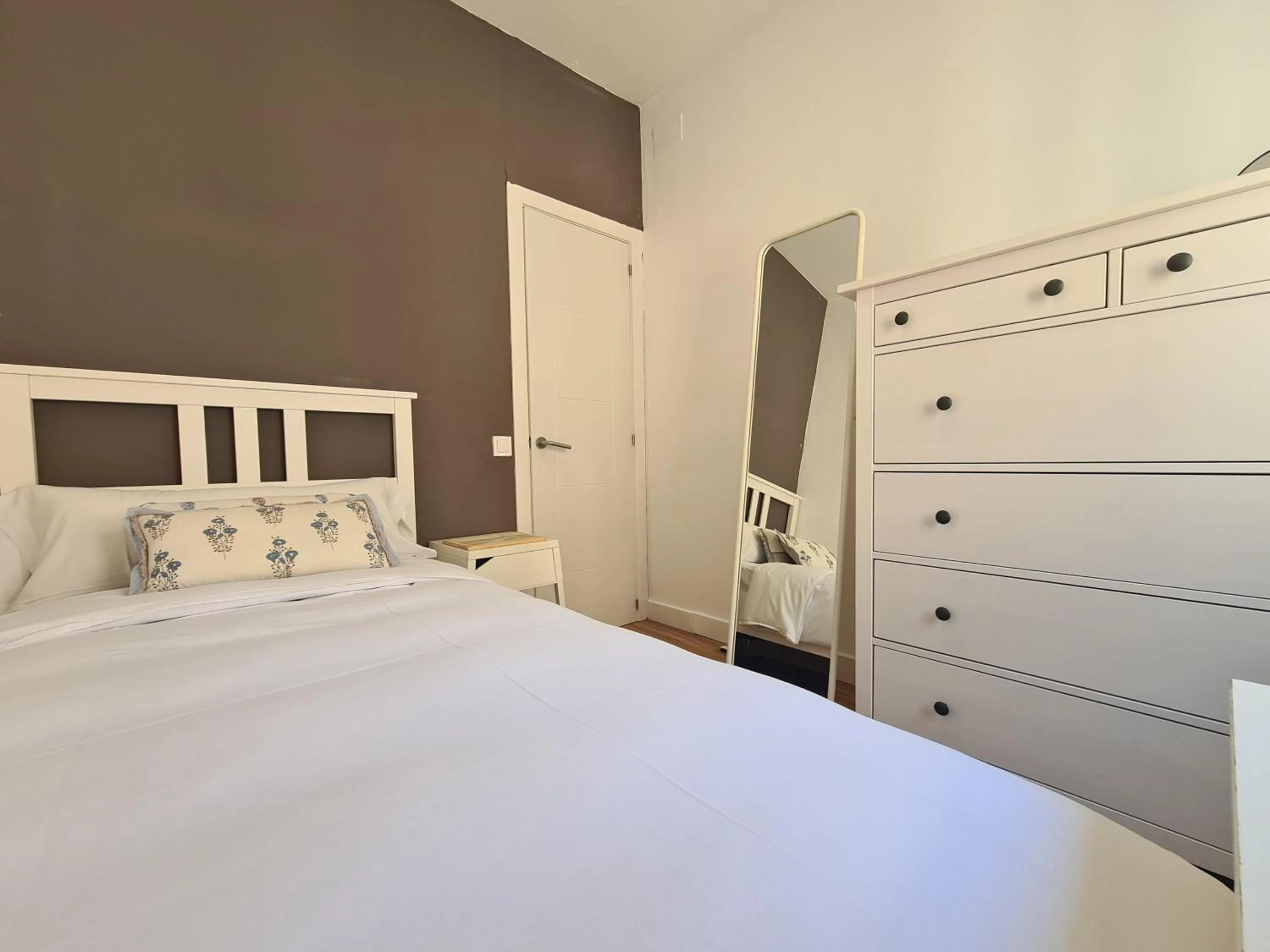 Other, Bed in WALK to CAMP NOU - Wi-Fi AC 3 Bed by MyRentalHost