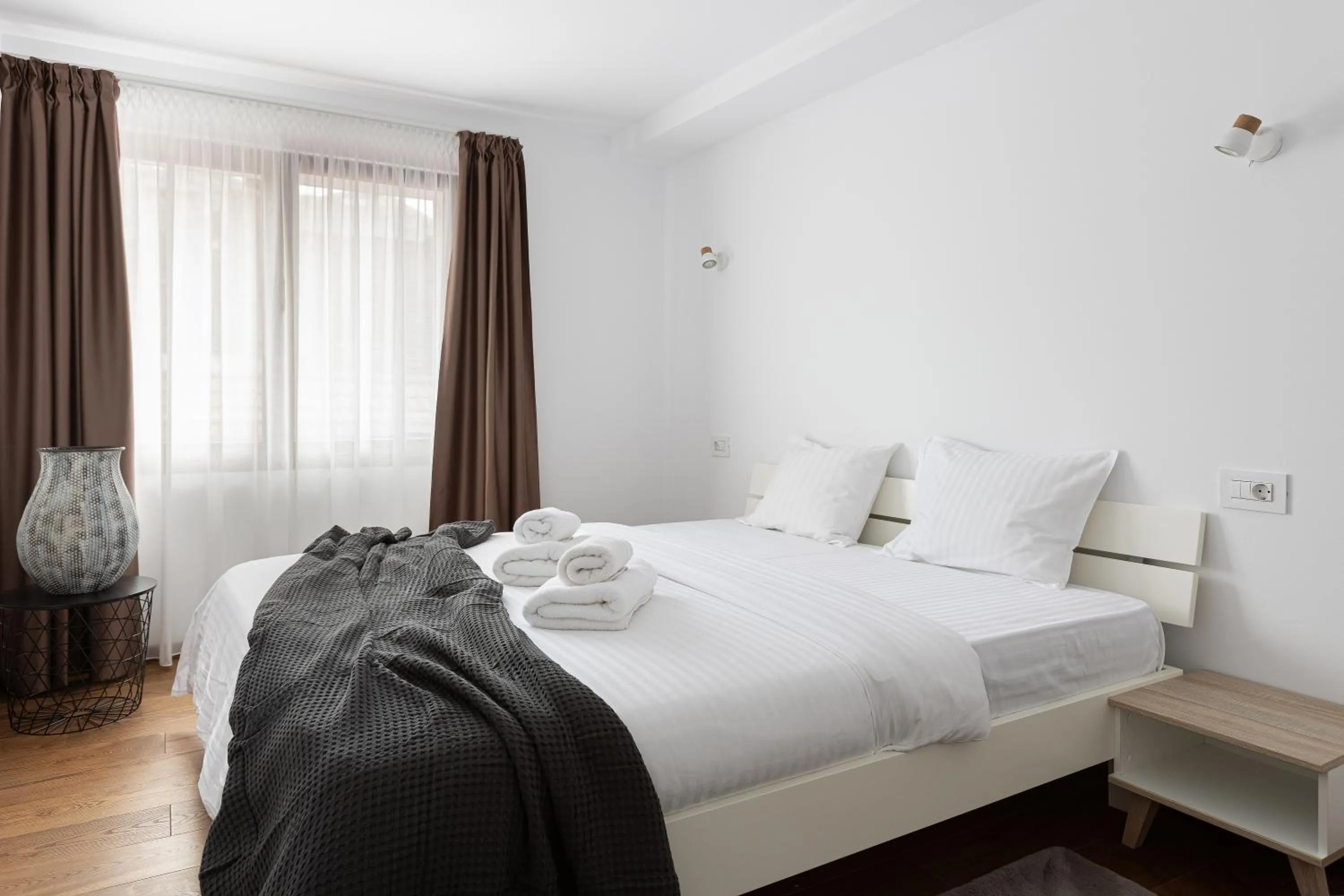 PEAK Aparthotel - Old Town - by CityHost