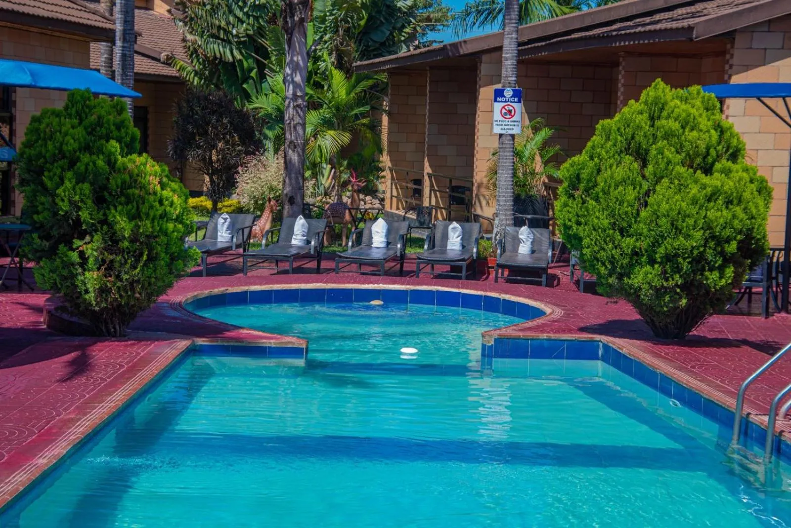 Swimming pool in Mika Hotel Kabulonga