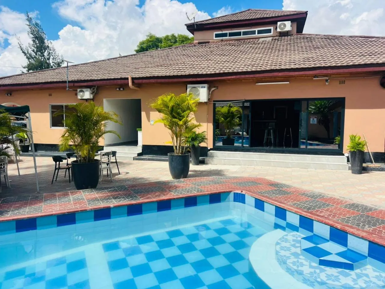 Swimming pool in Mika Lodge
