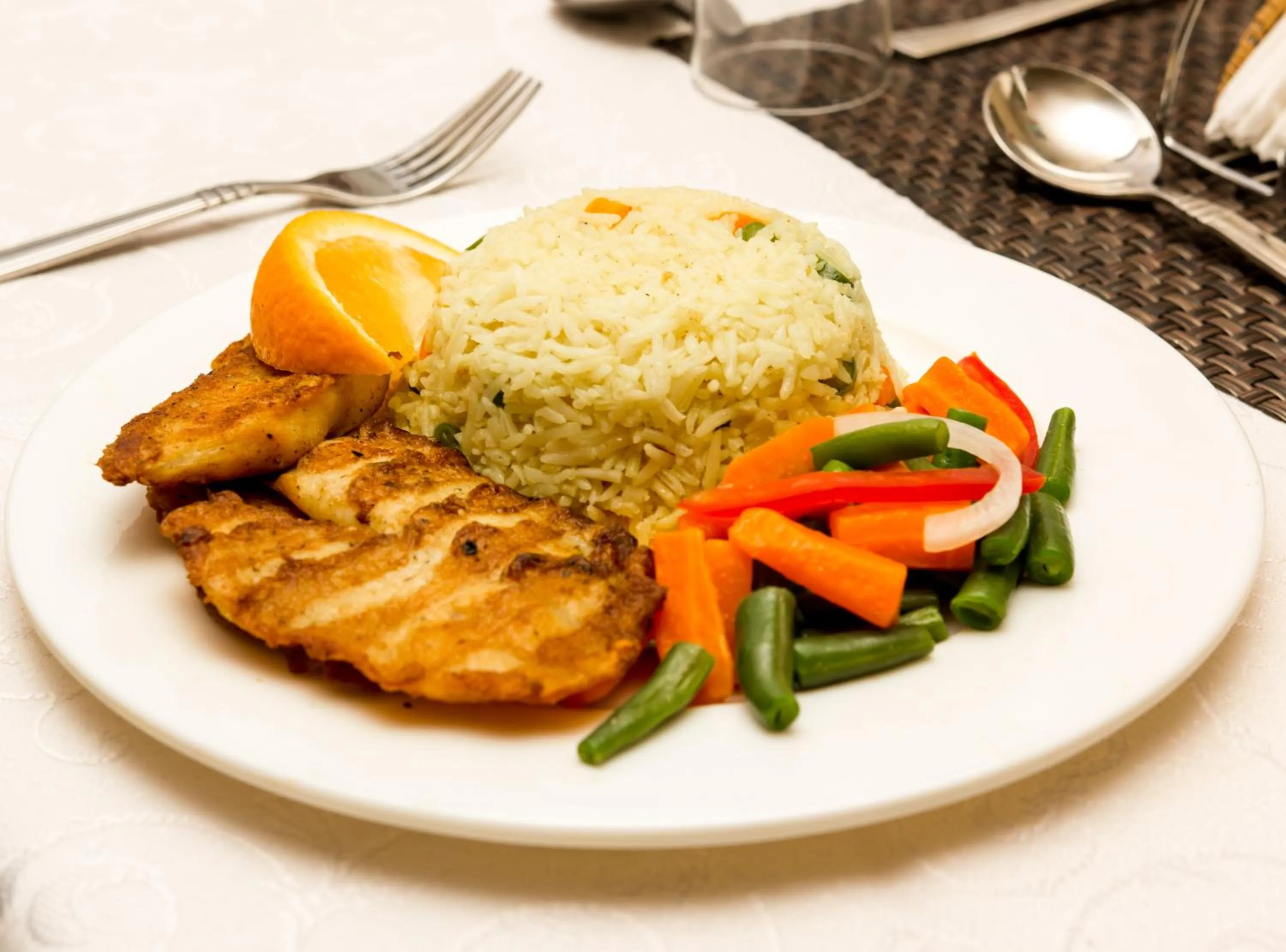 Restaurant/places to eat in Mika Lodge