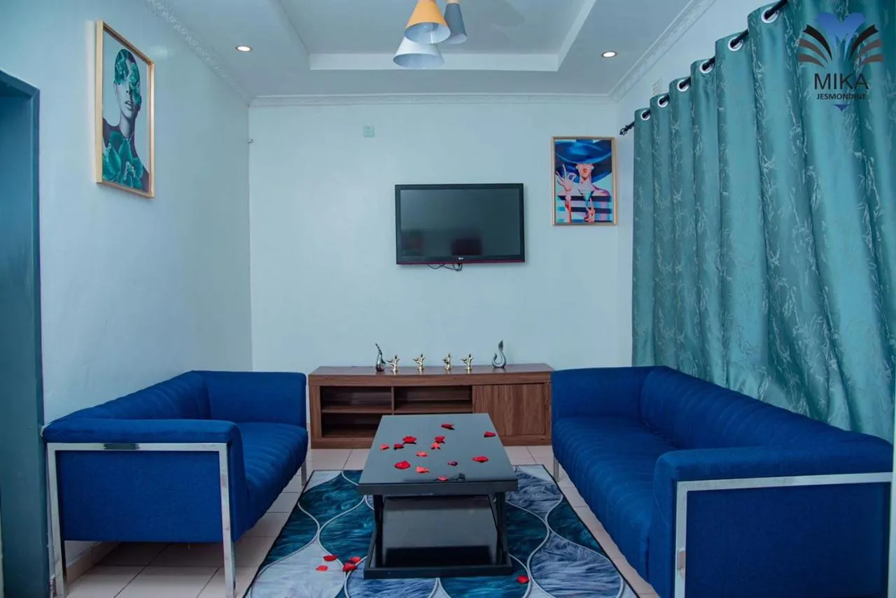 Living room in Mika Lodge