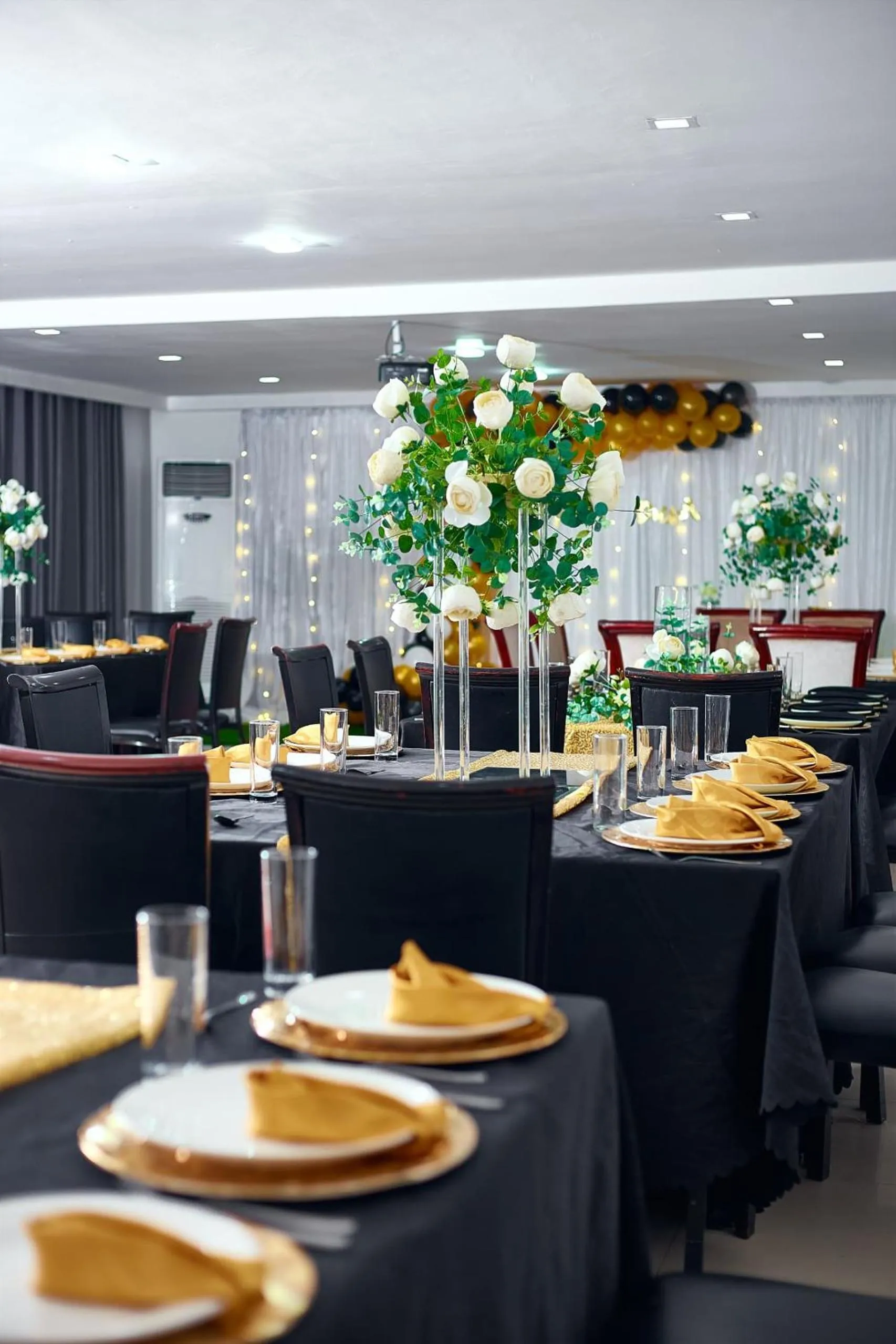 Restaurant/places to eat in Mika Lodge