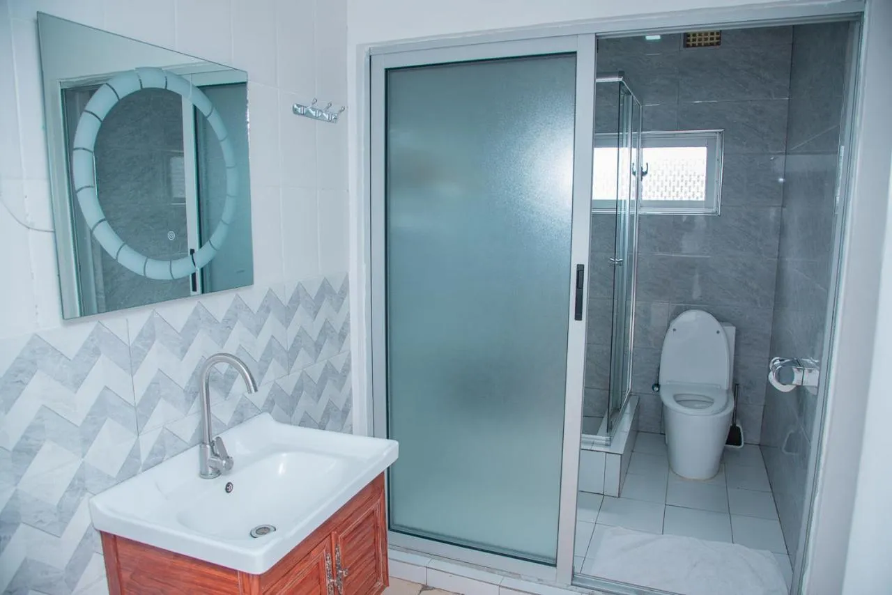 Shower in Mika Lodge