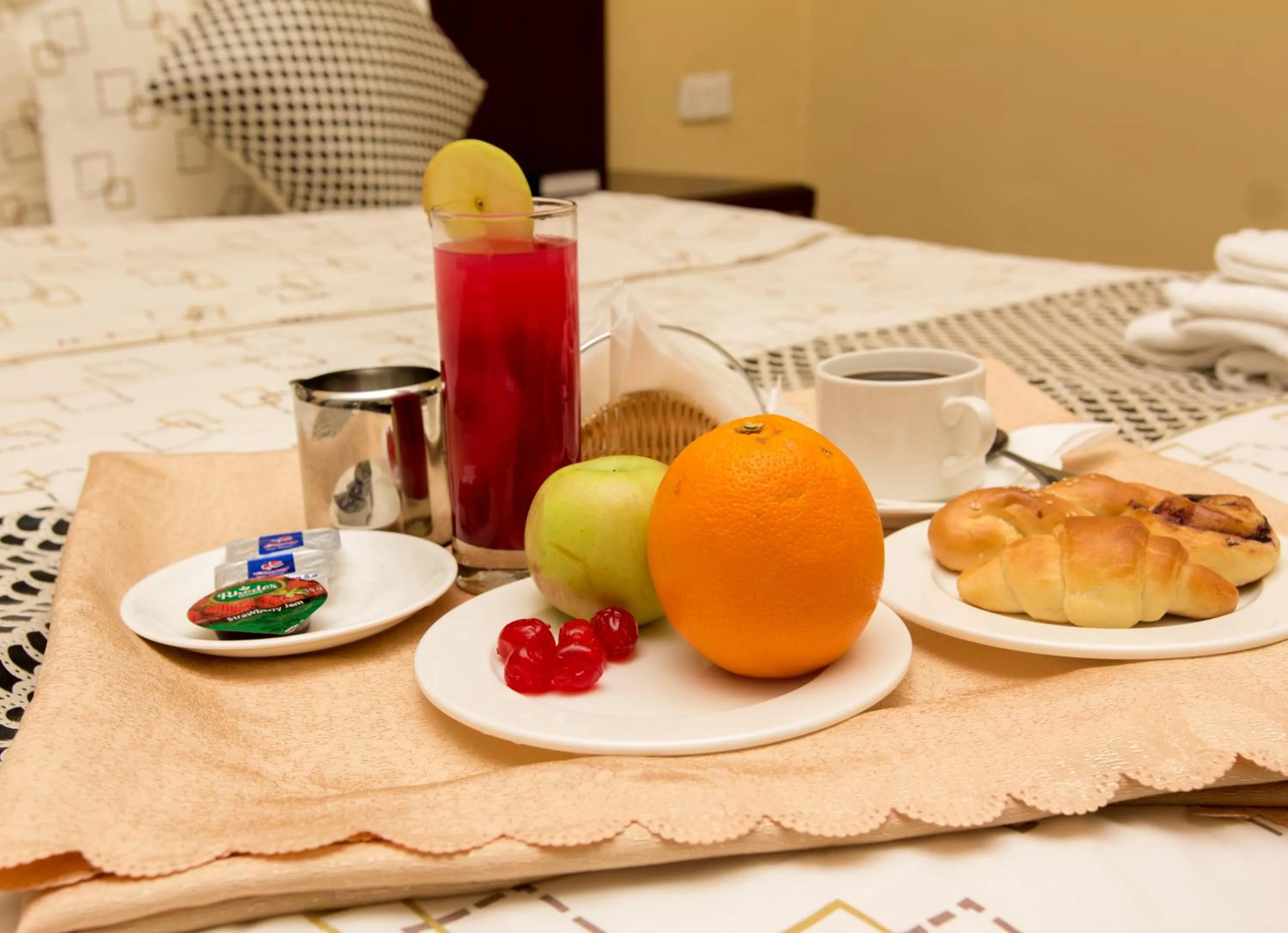 Food and drinks in Mika Lodge