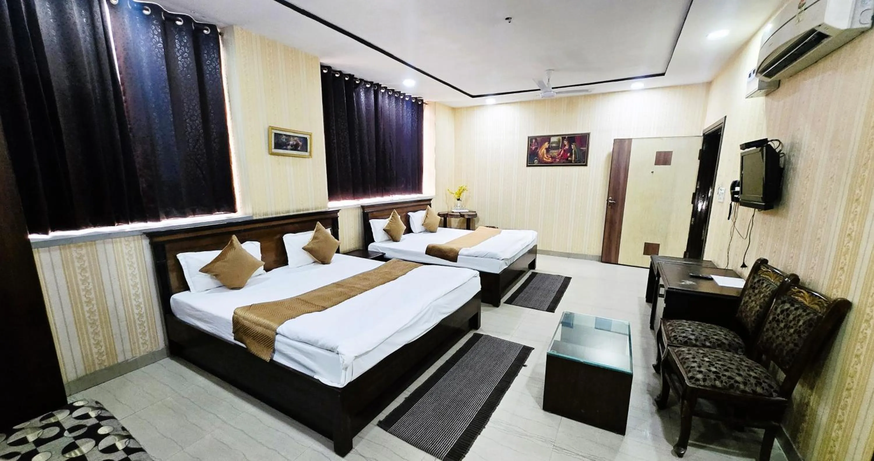 Bedroom, Bed in Hotel HK Continental