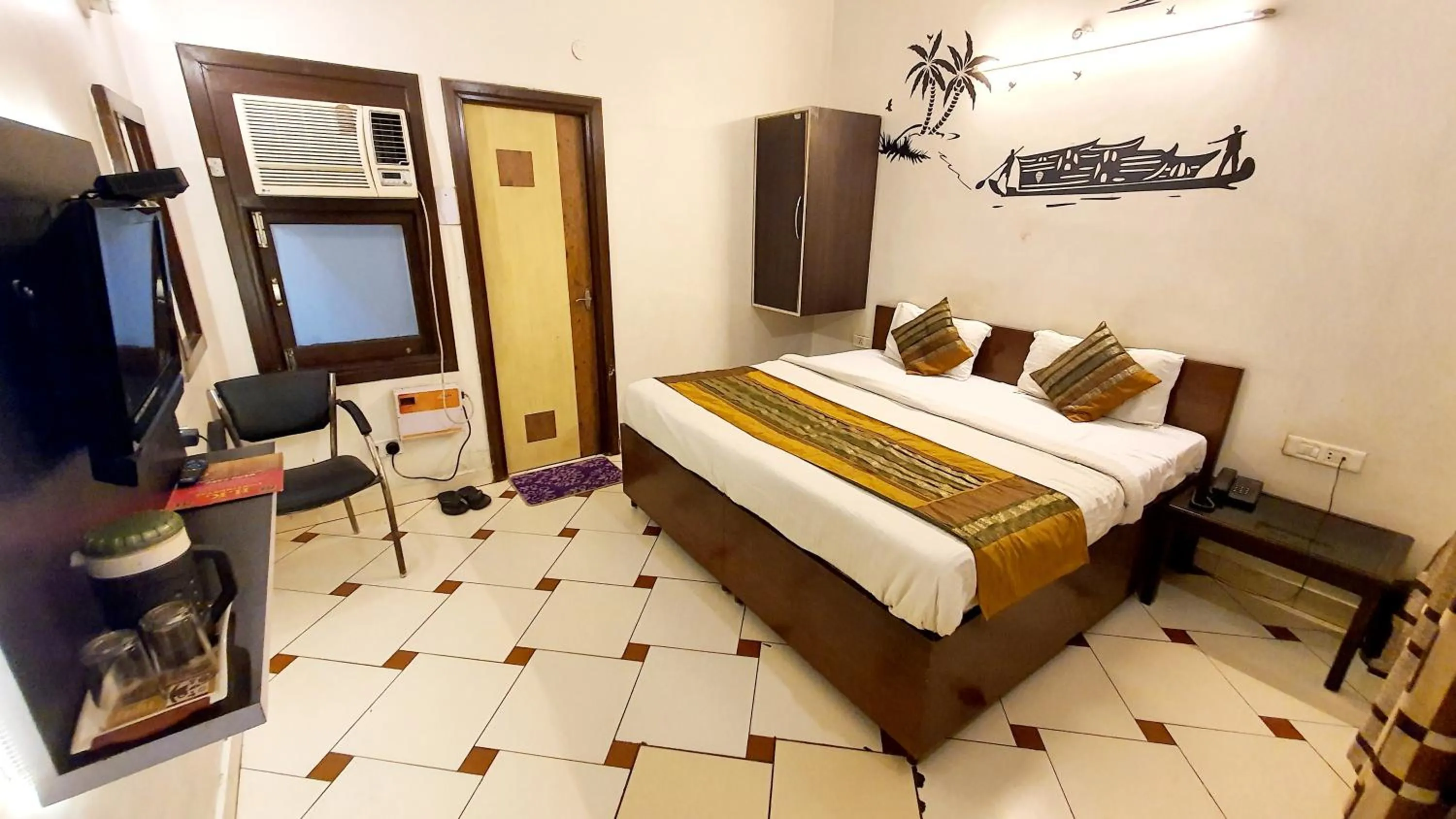 Bedroom, Bed in Hotel HK Continental