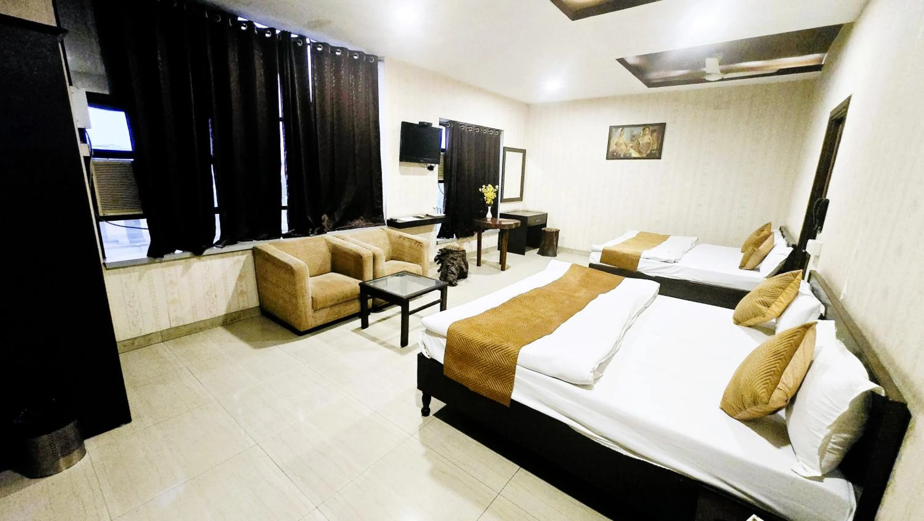 Bedroom, Bed in Hotel HK Continental