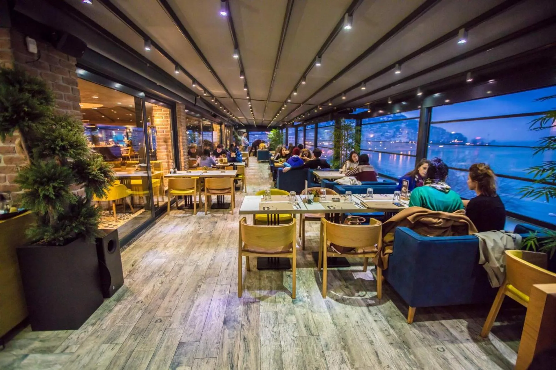 Restaurant/places to eat in Sinema Hotel Ordu