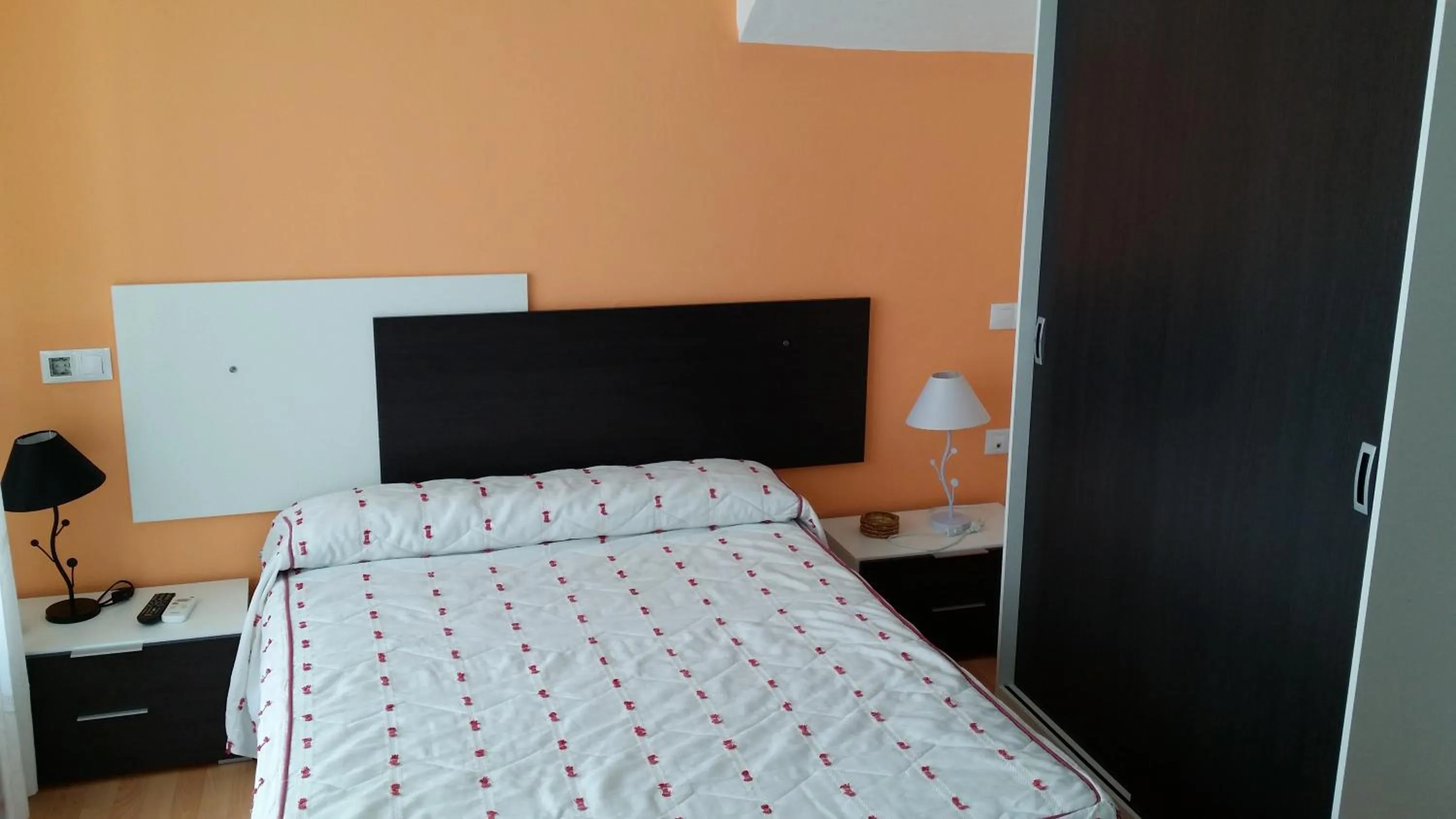 Bedroom, Bed in Hotel Mesón El Número Uno