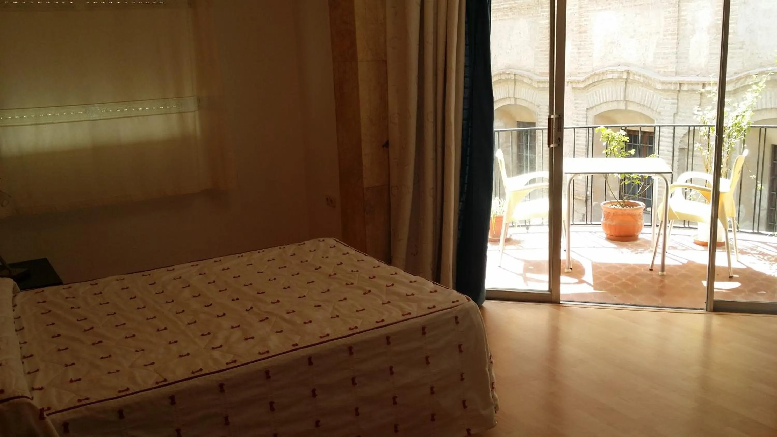 Bedroom, Bed in Hotel Mesón El Número Uno