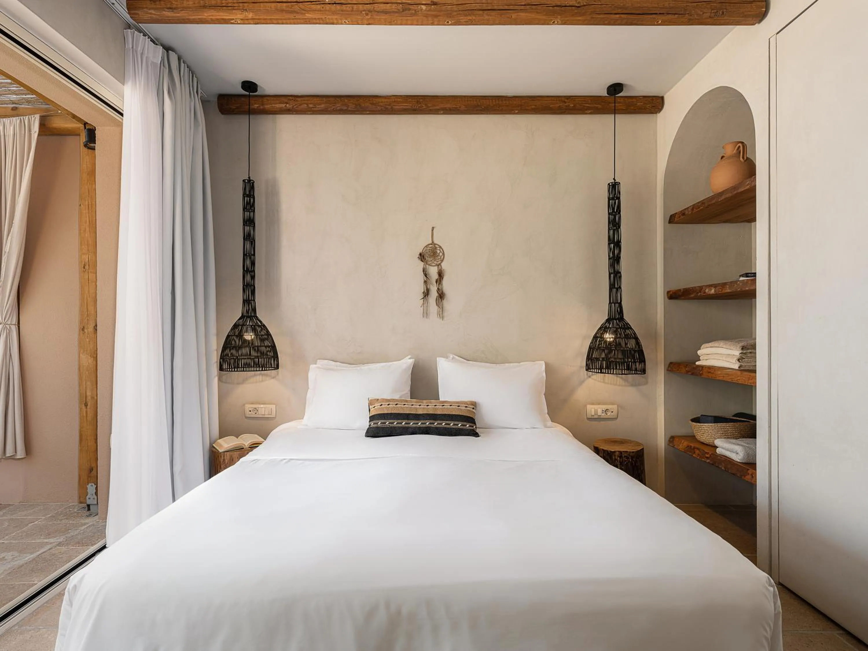 Bed in The Theodore Boutique Hotel- adults only 16 plus