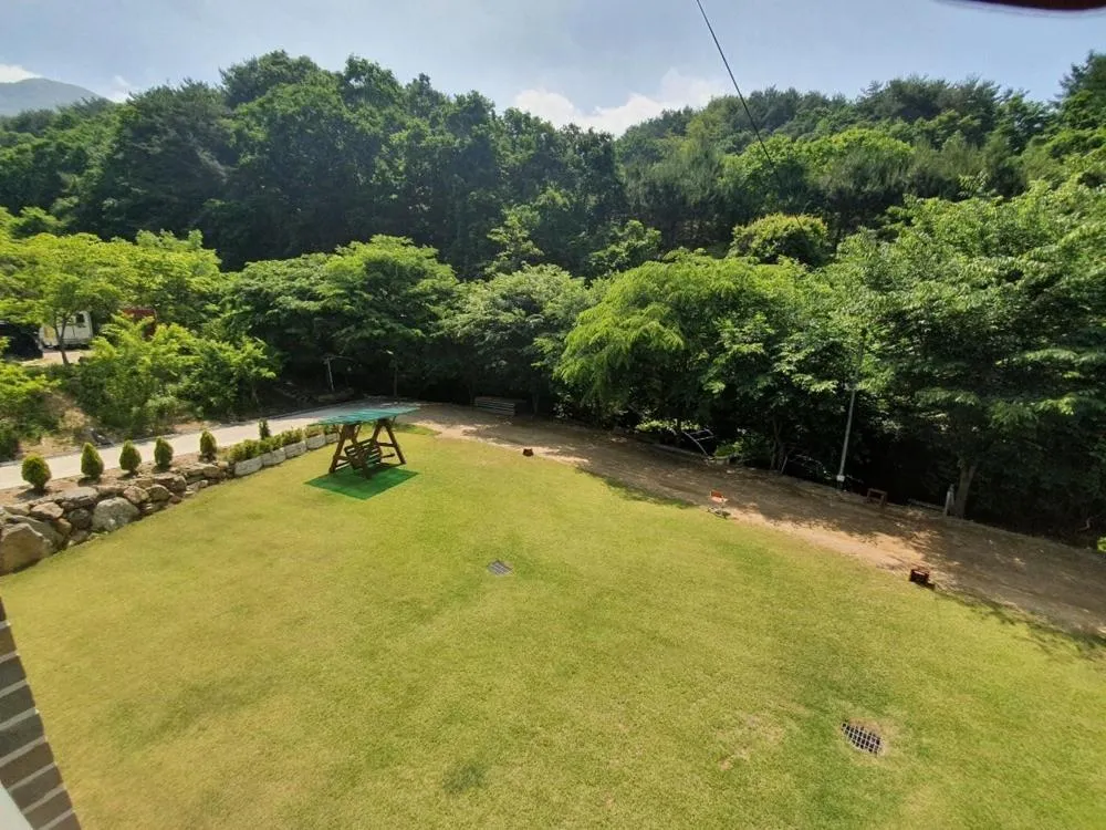 Hwacheon Yeoungwoong-ine Pension