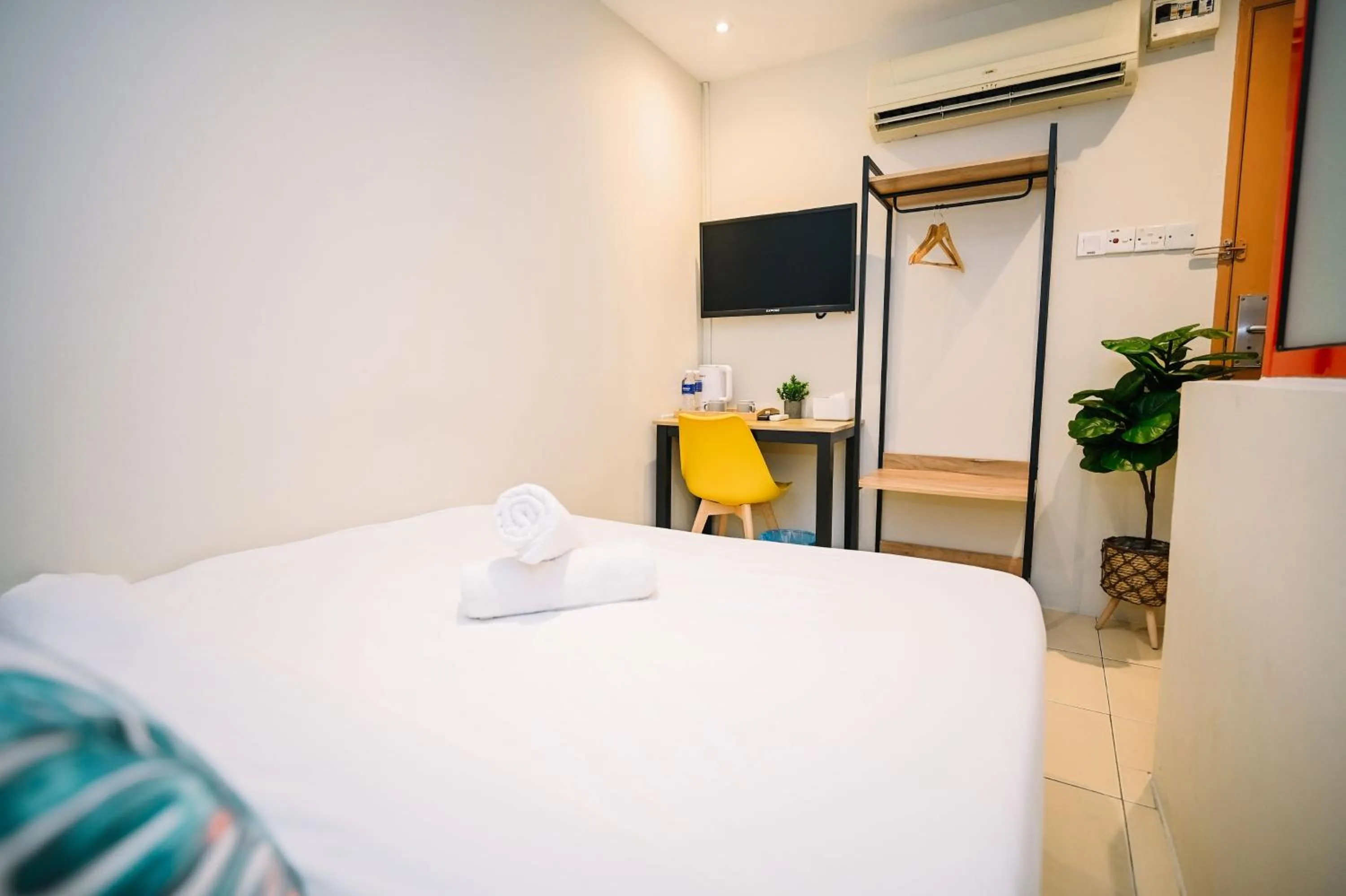 Bed in Swing & Pillows - KL Kuchai Lama