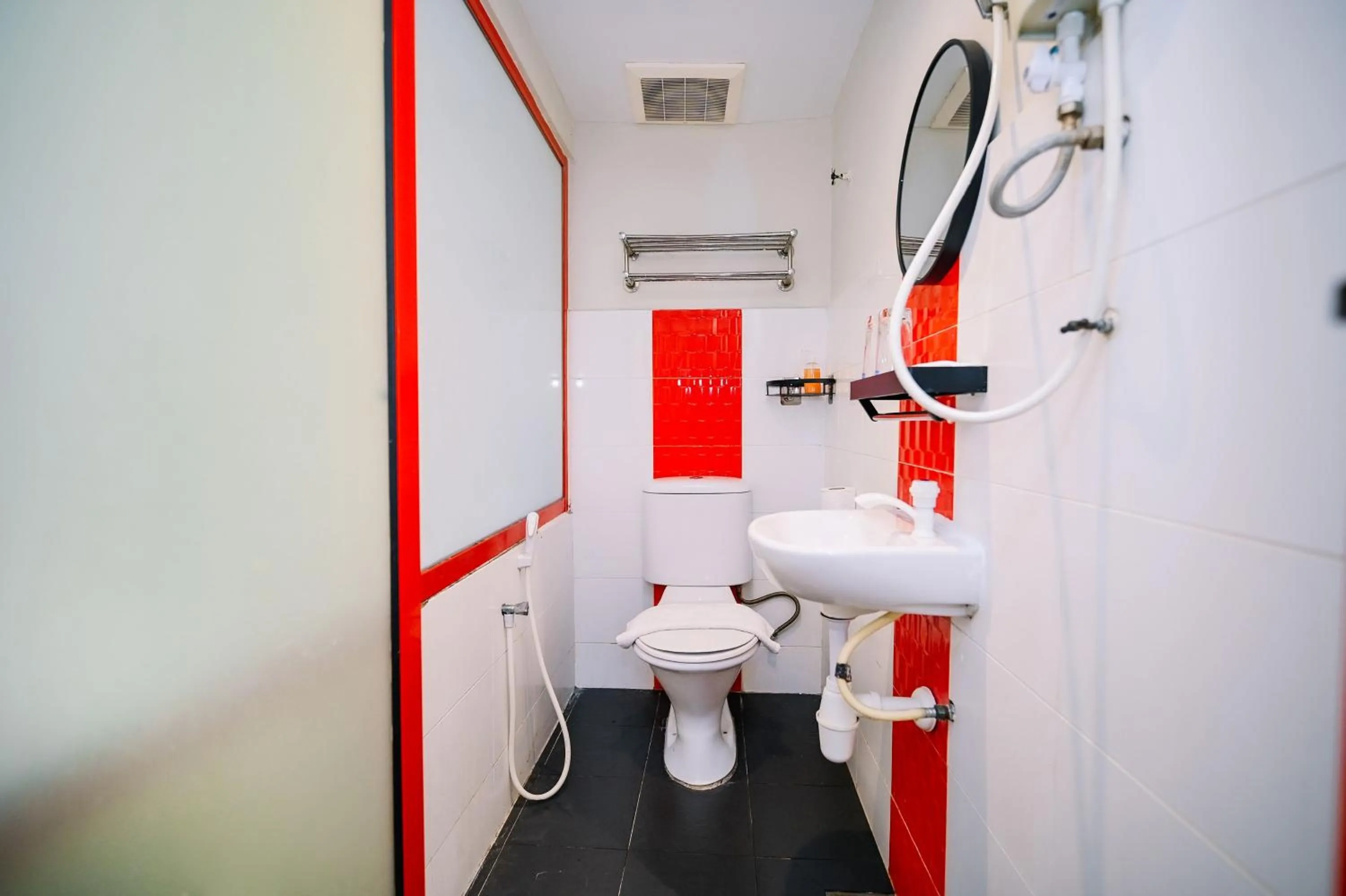 Shower in Swing & Pillows - KL Kuchai Lama