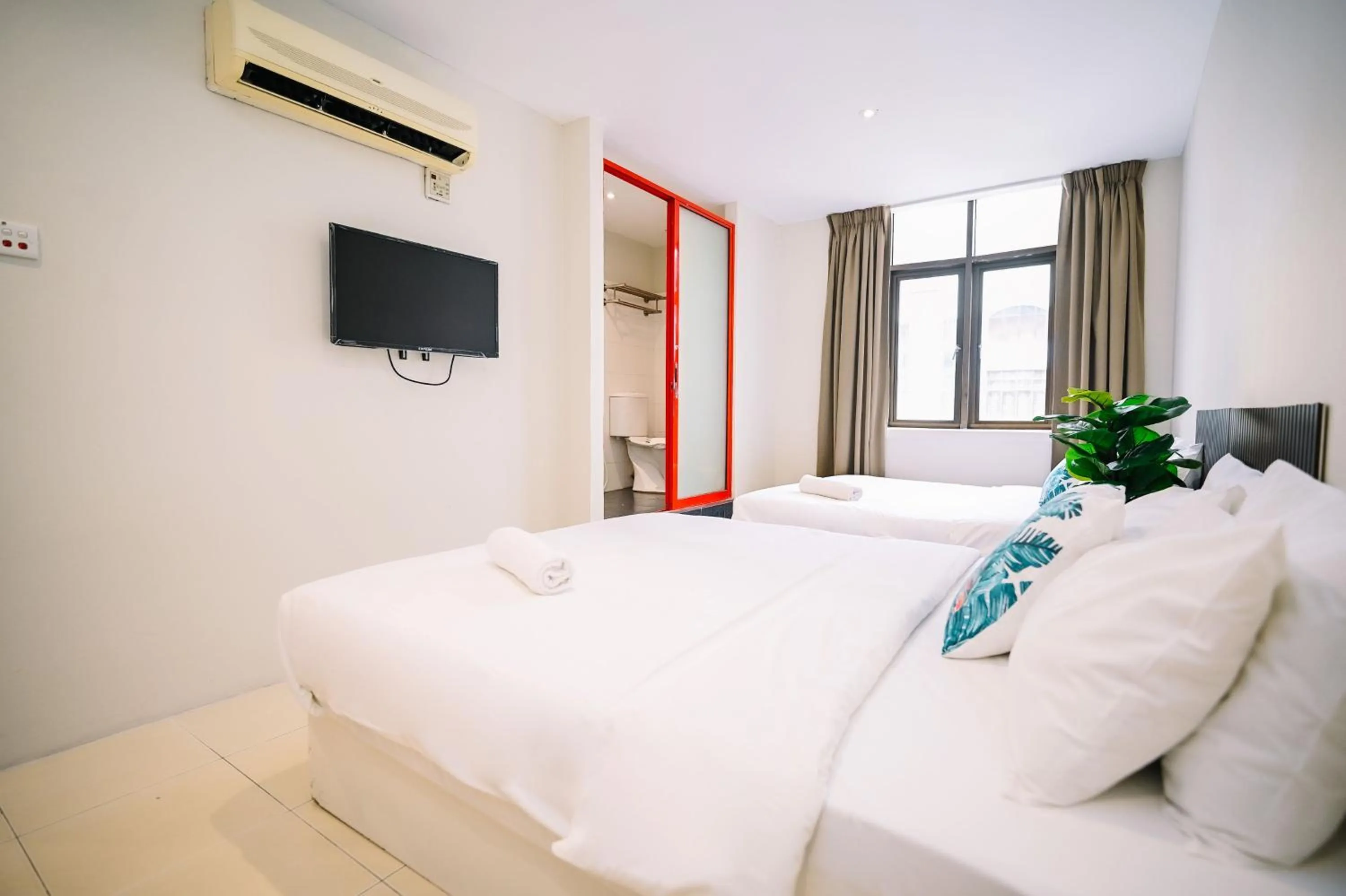 Bed in Swing & Pillows - KL Kuchai Lama