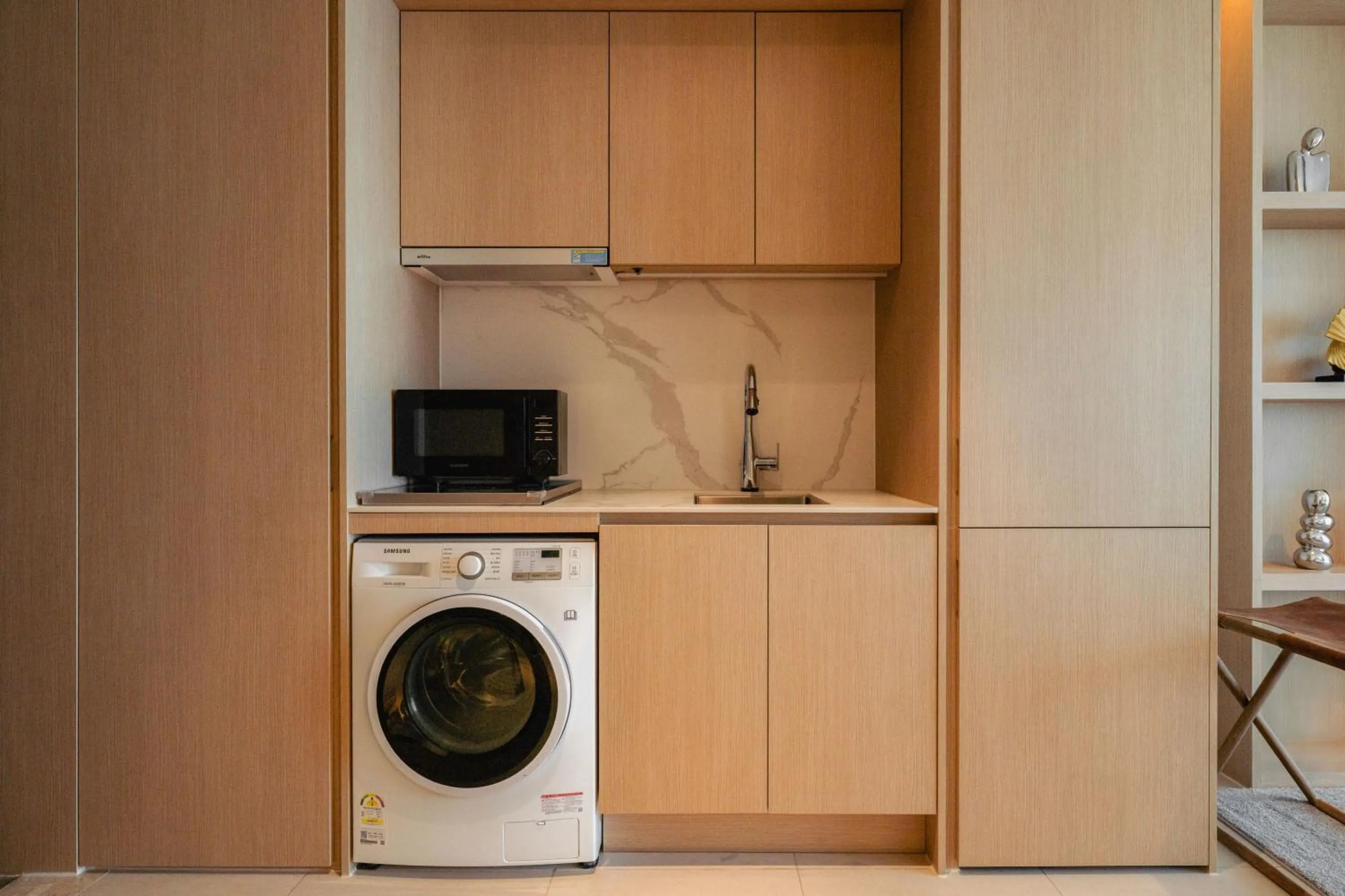 Area and facilities in WAVEM HOTEL west