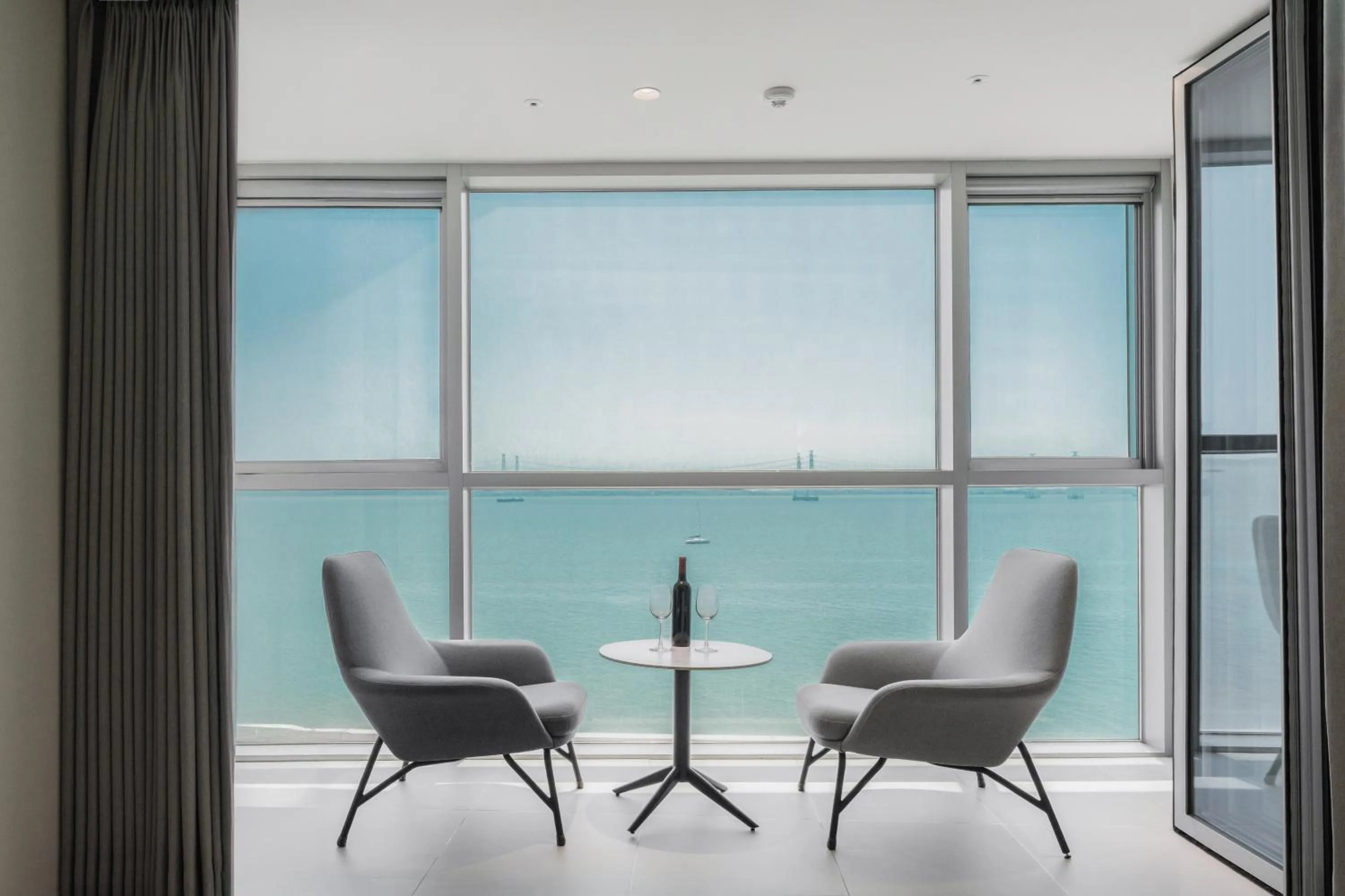 Area and facilities in WAVEM HOTEL west