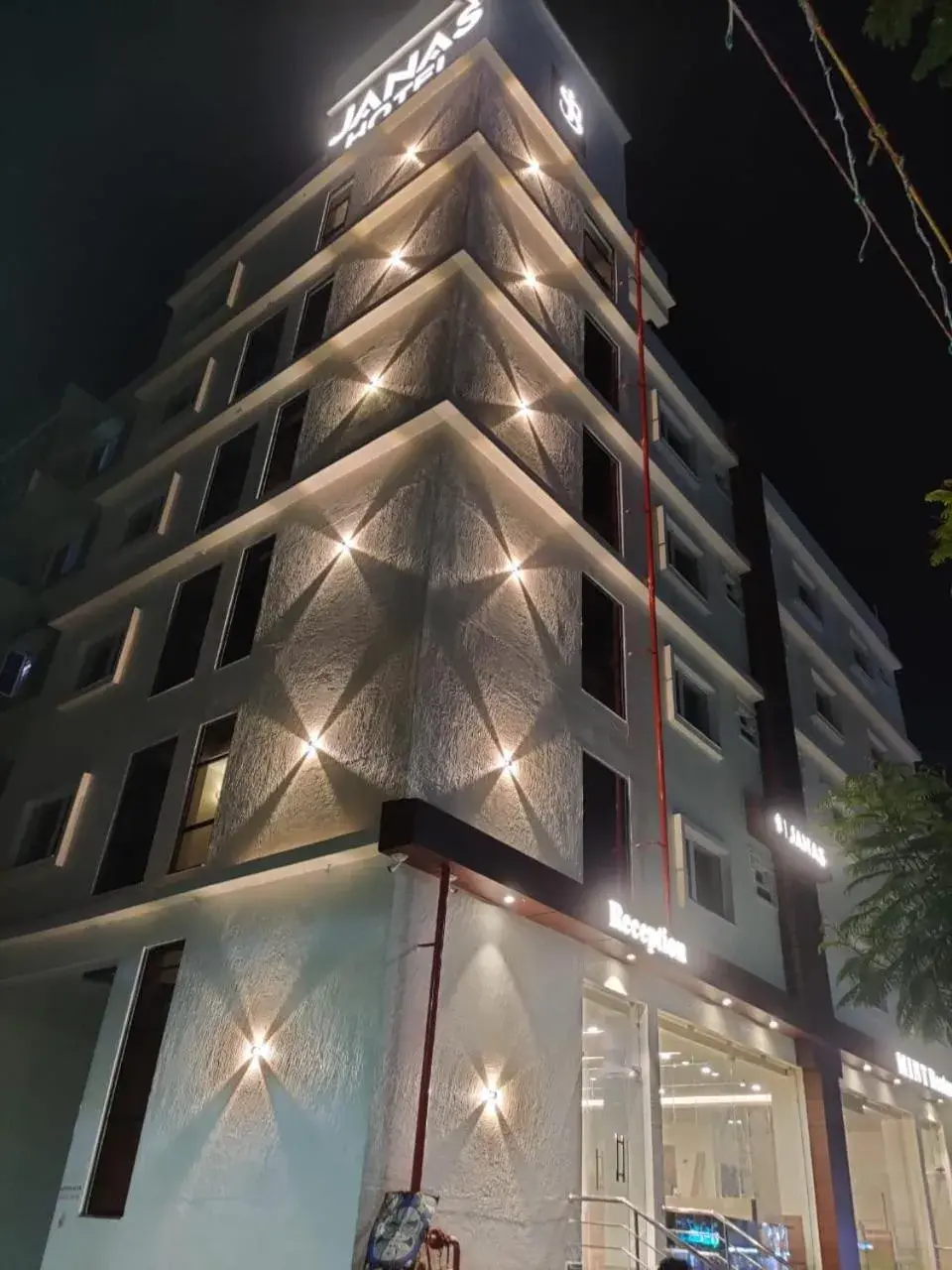 Property building in Hotel JANAS Property building in Hotel JANAS