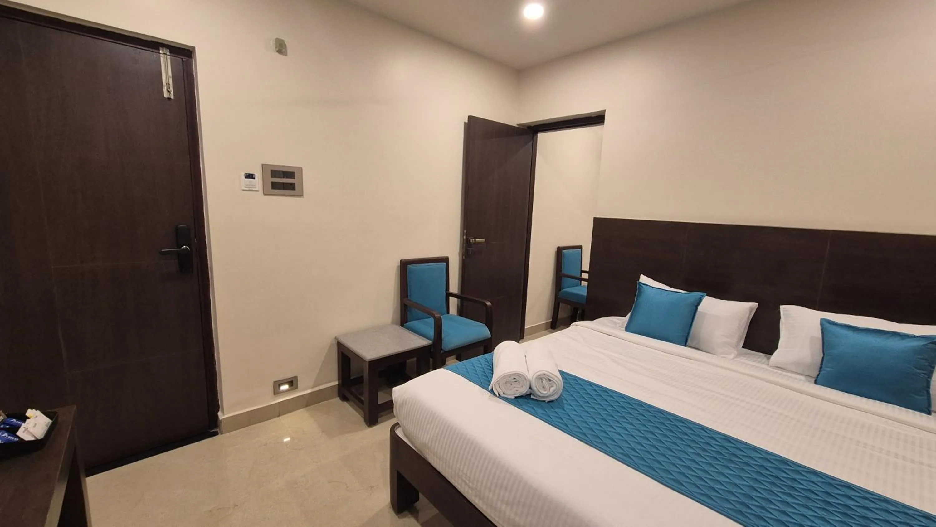 Photo of the whole room, Bed in Hotel JANAS