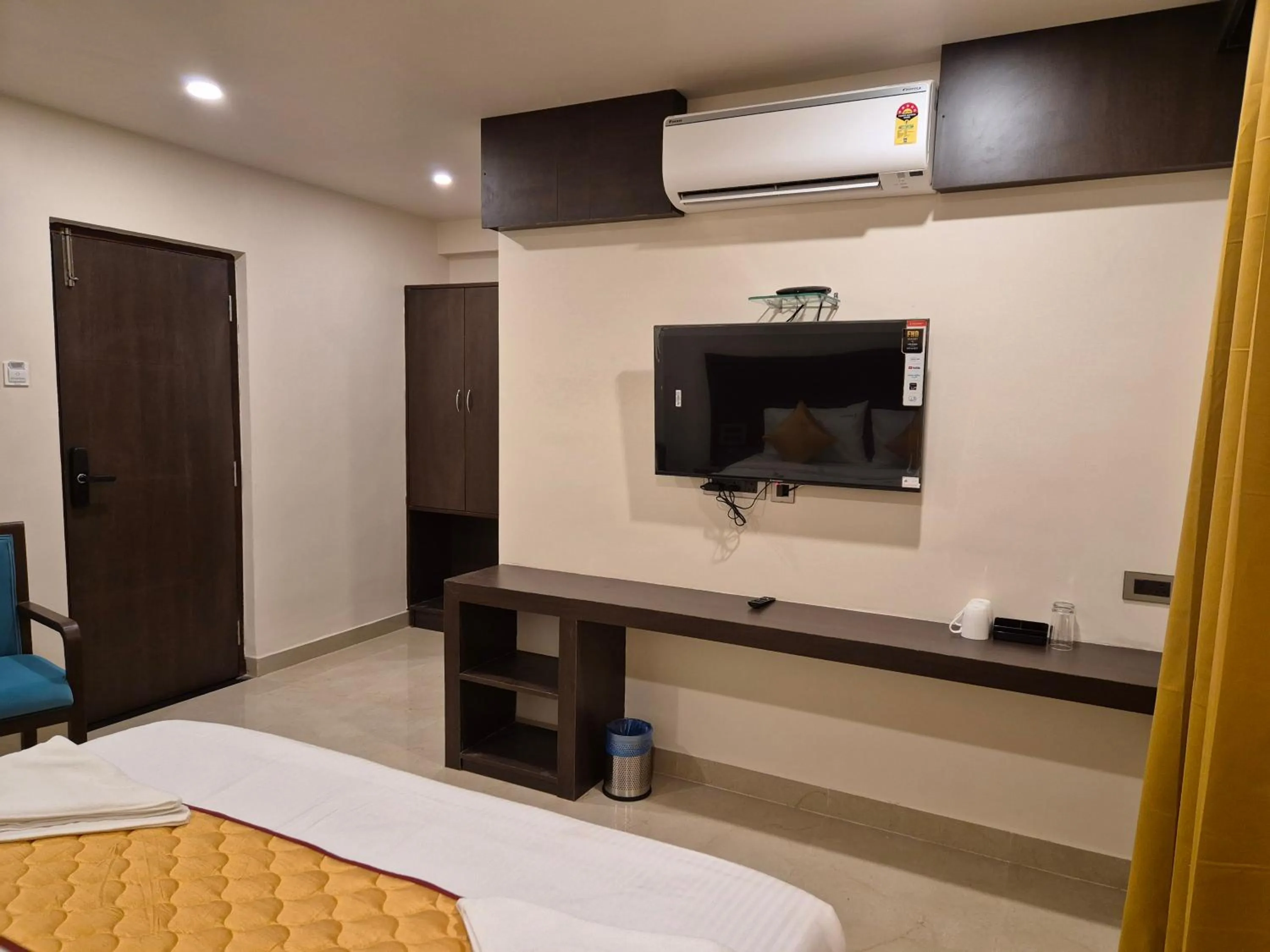 TV and multimedia, Bed in Hotel JANAS