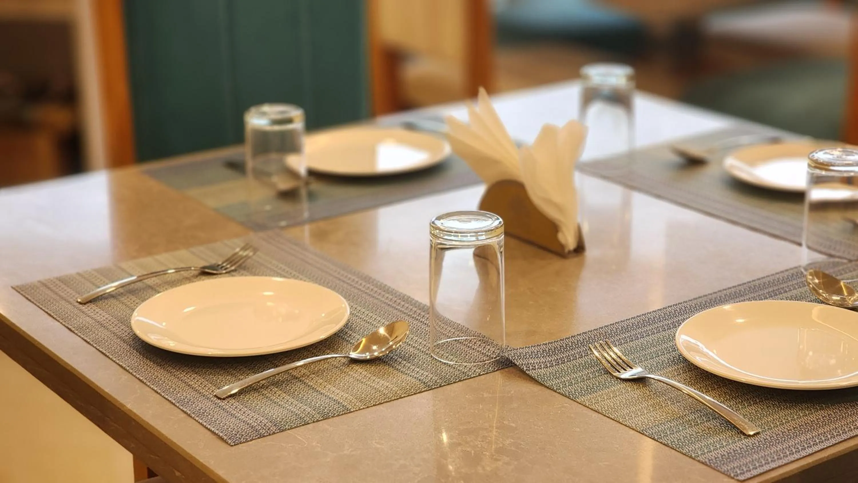 Restaurant/places to eat in Hotel JANAS